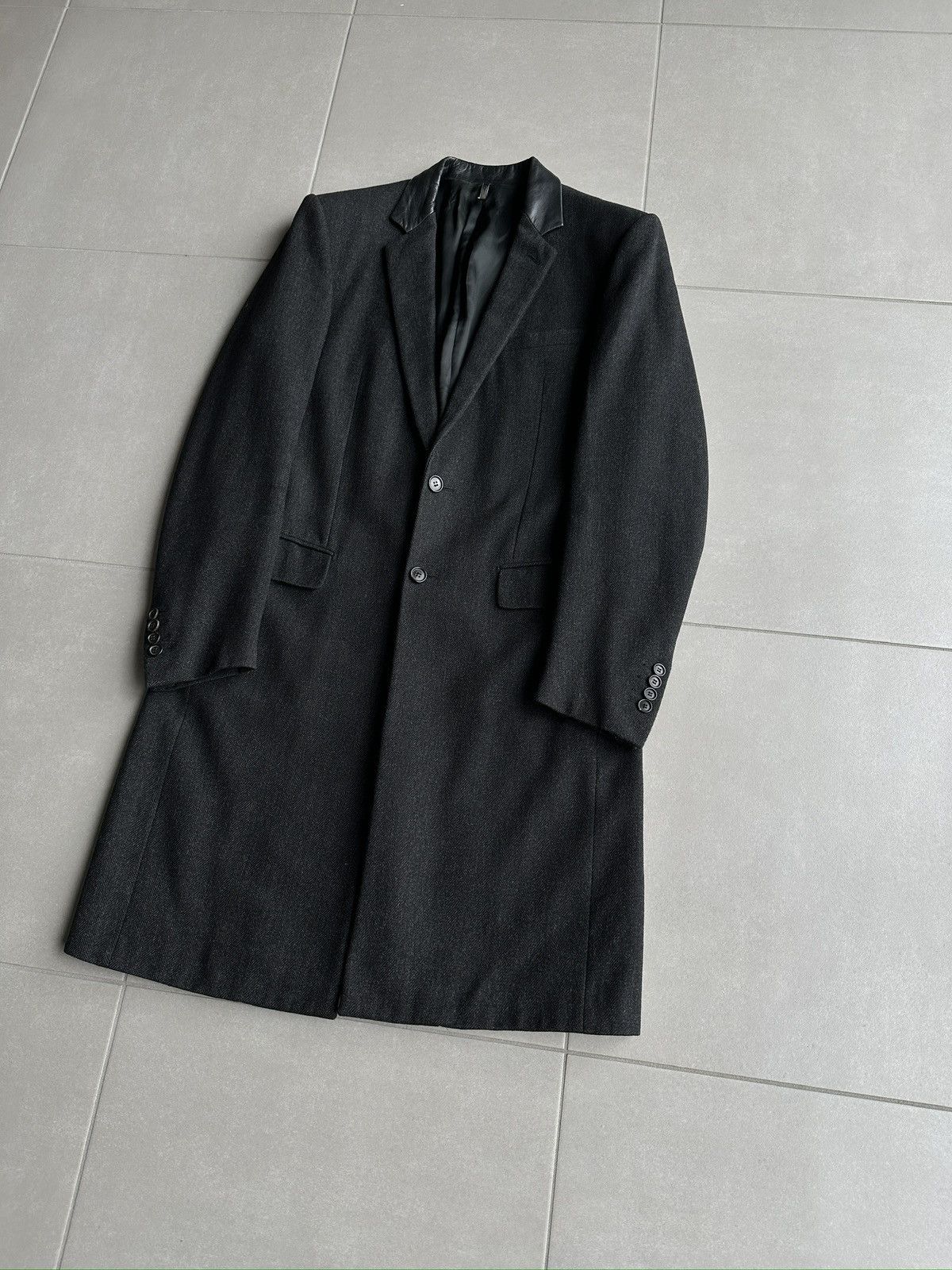 Dior × Hedi Slimane Dior Homme AW01 “Solitaire” lambskin collar wool long coat Size US M / EU 48-50 / 2 - 4 Thumbnail