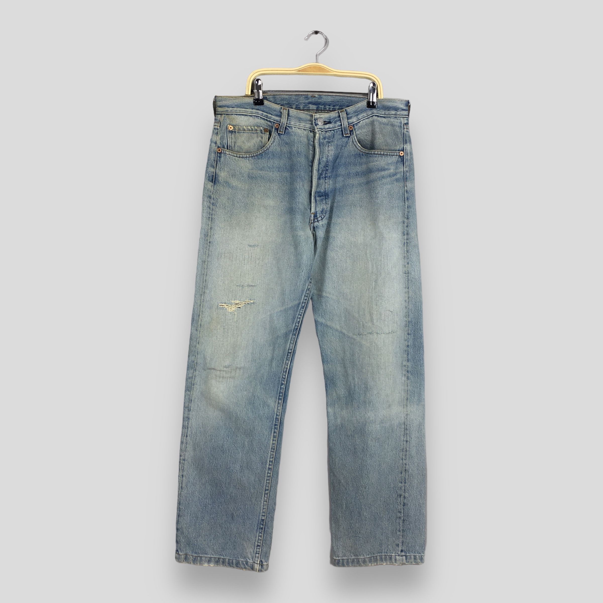Vintage Frayed Hem Levi's Jeans - W32 L28 main image 1