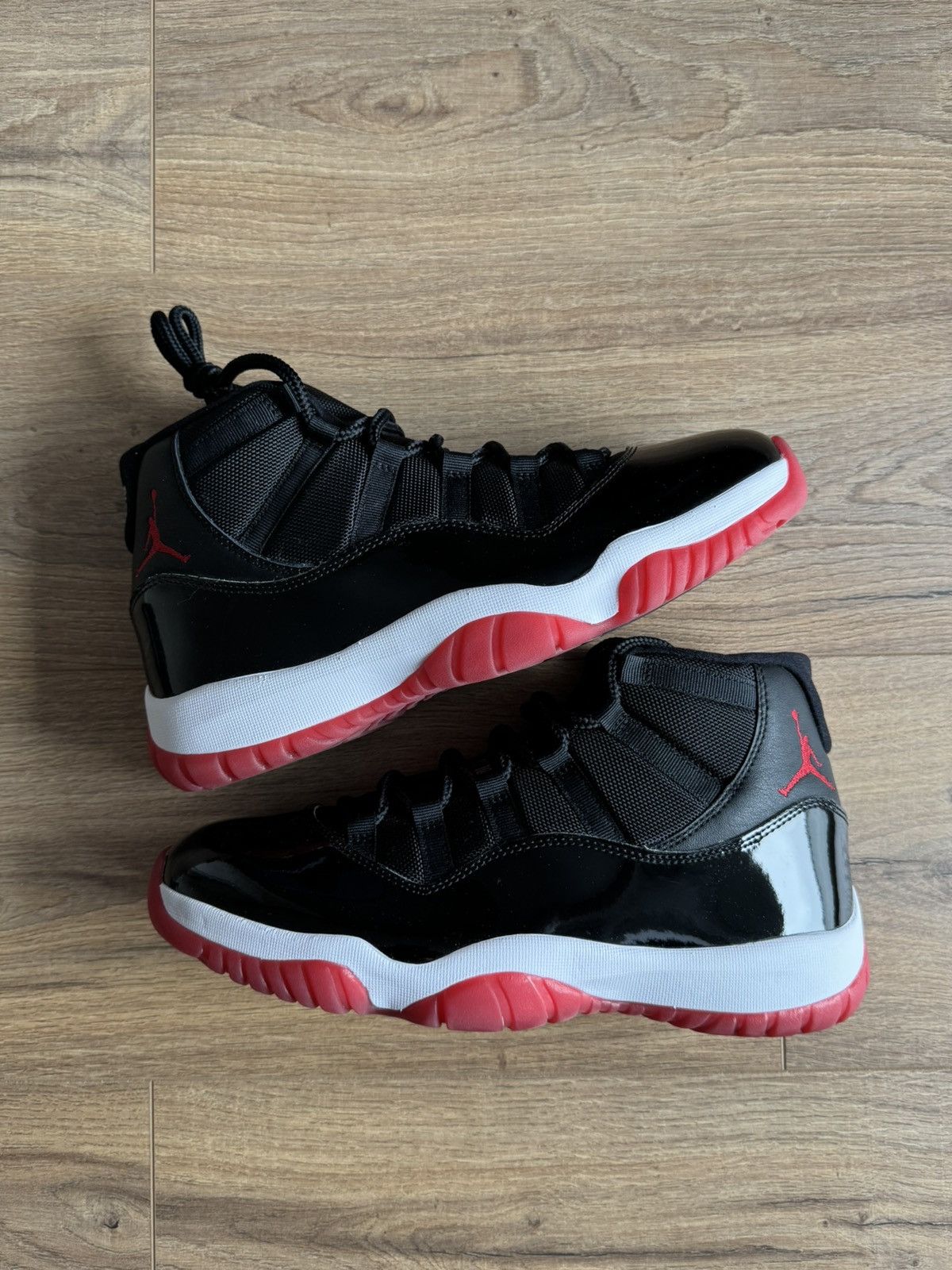 Jordan Brand Jordan 11 Playoffs Bred 2019 Size US 10.5 / EU 43-44 - 2 Thumbnail