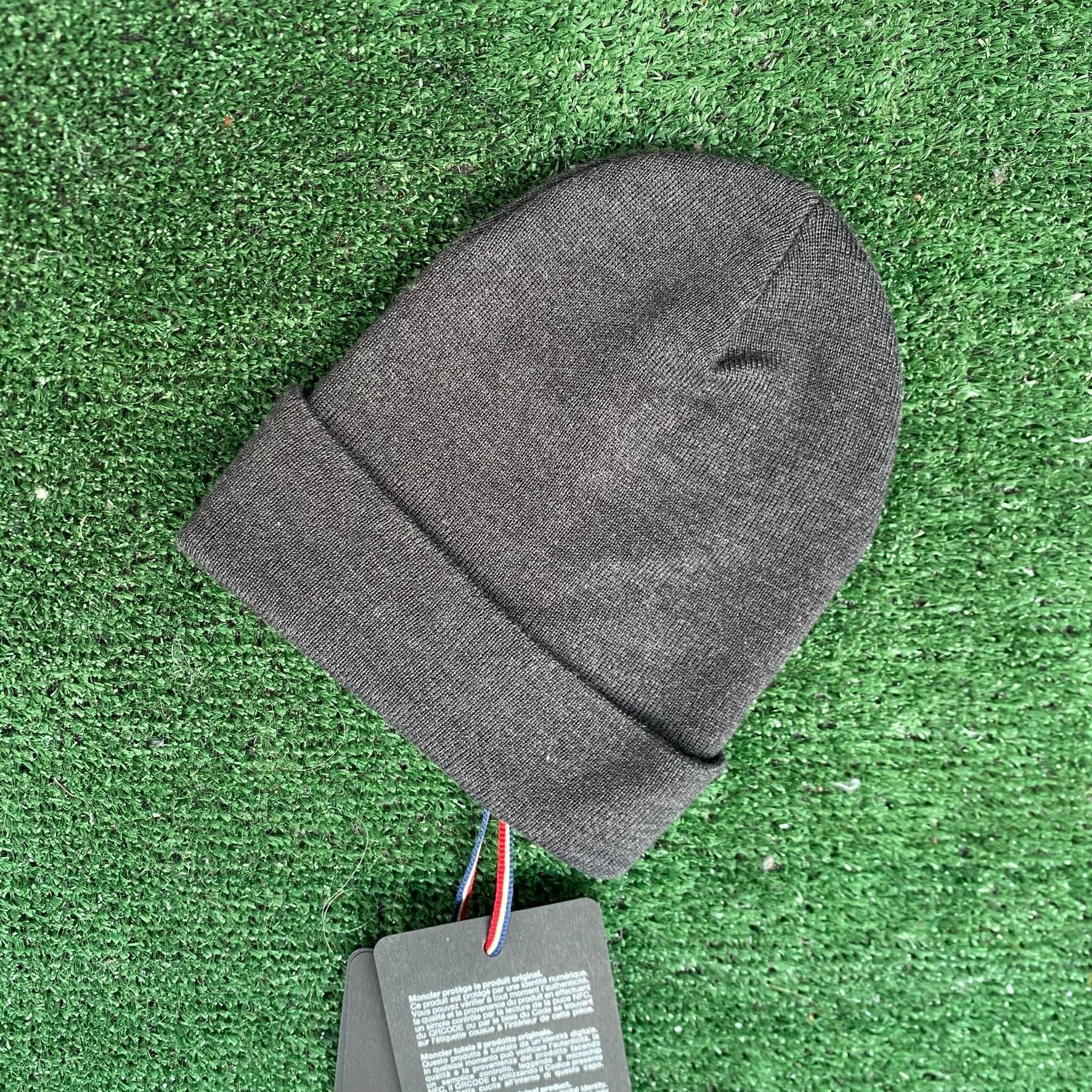 Moncler Moncler Grenoble Logo Knit Beanie Gray Virgin Wool Ski Hat Size ONE SIZE - 4 Thumbnail