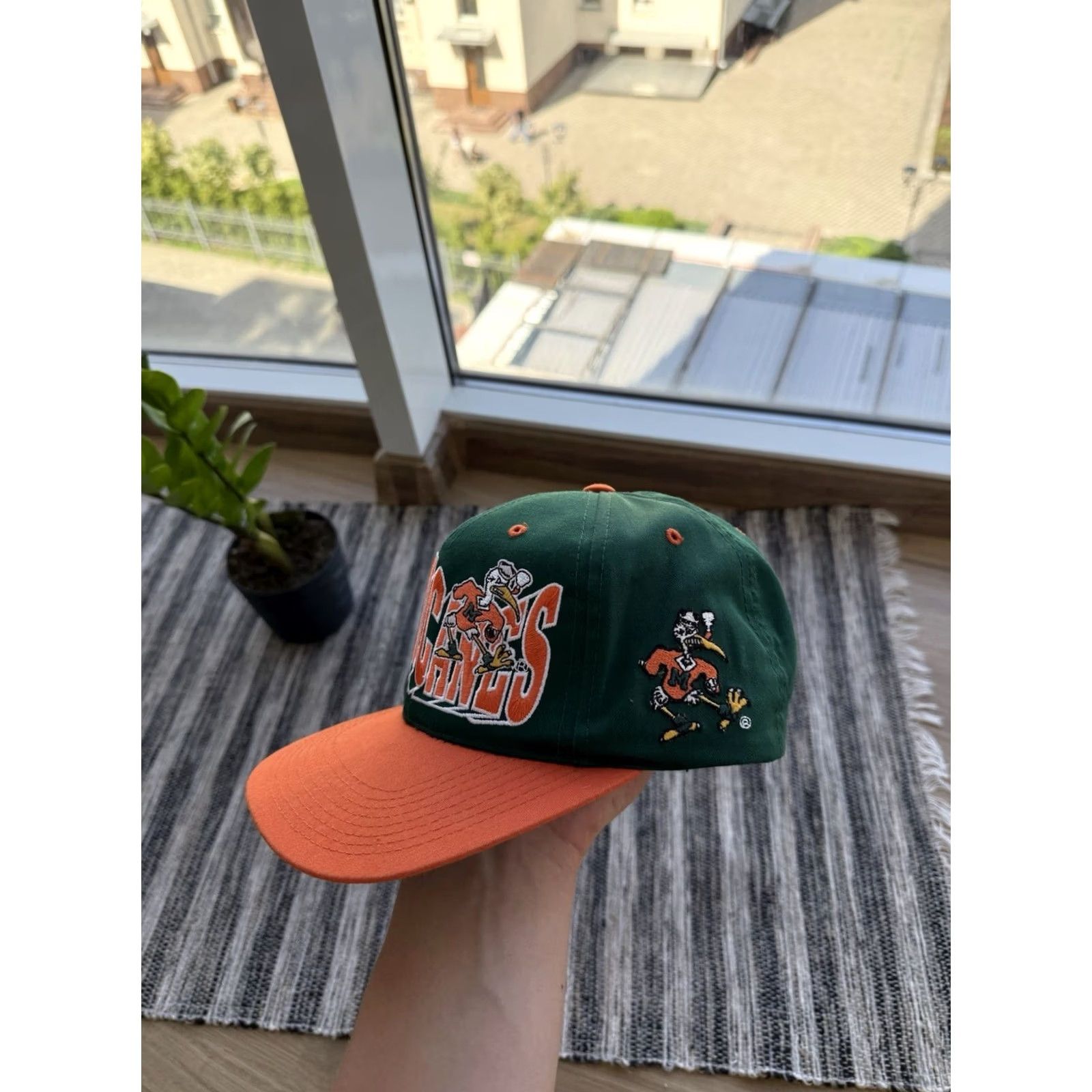 NFL VINTAGE NFL Miami Hurricanes Baseball Cap Hat One Size Green Men Cap Miami Hurricans 90s College United States Cap Size ONE SIZE - 3 Thumbnail