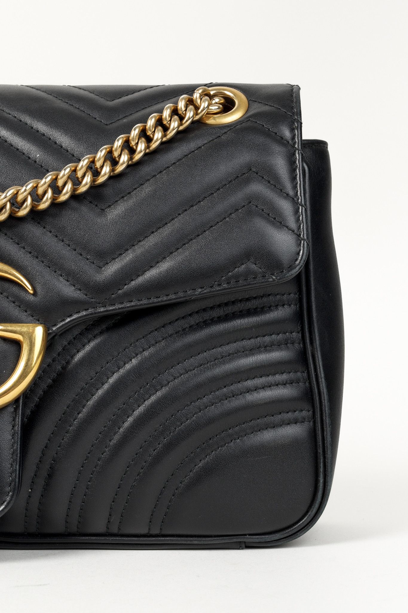 Gucci Gucci Marmont Medium Black Quilted Leather Flap Bag Size ONE SIZE - 8 Thumbnail