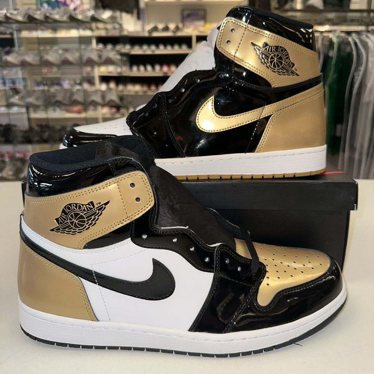 Jordan Brand × Nike Size 14 - Air Jordan 1 Retro OG NRG High Gold Top 3 Size US 14 / EU 47 - 1 Thumbnail