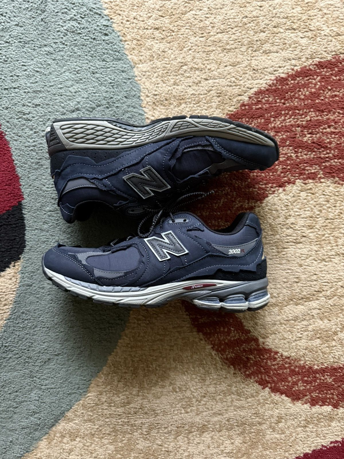 New Balance NAVY NEW BALANCE 2002R Size US 9 / EU 42 - 3 Thumbnail