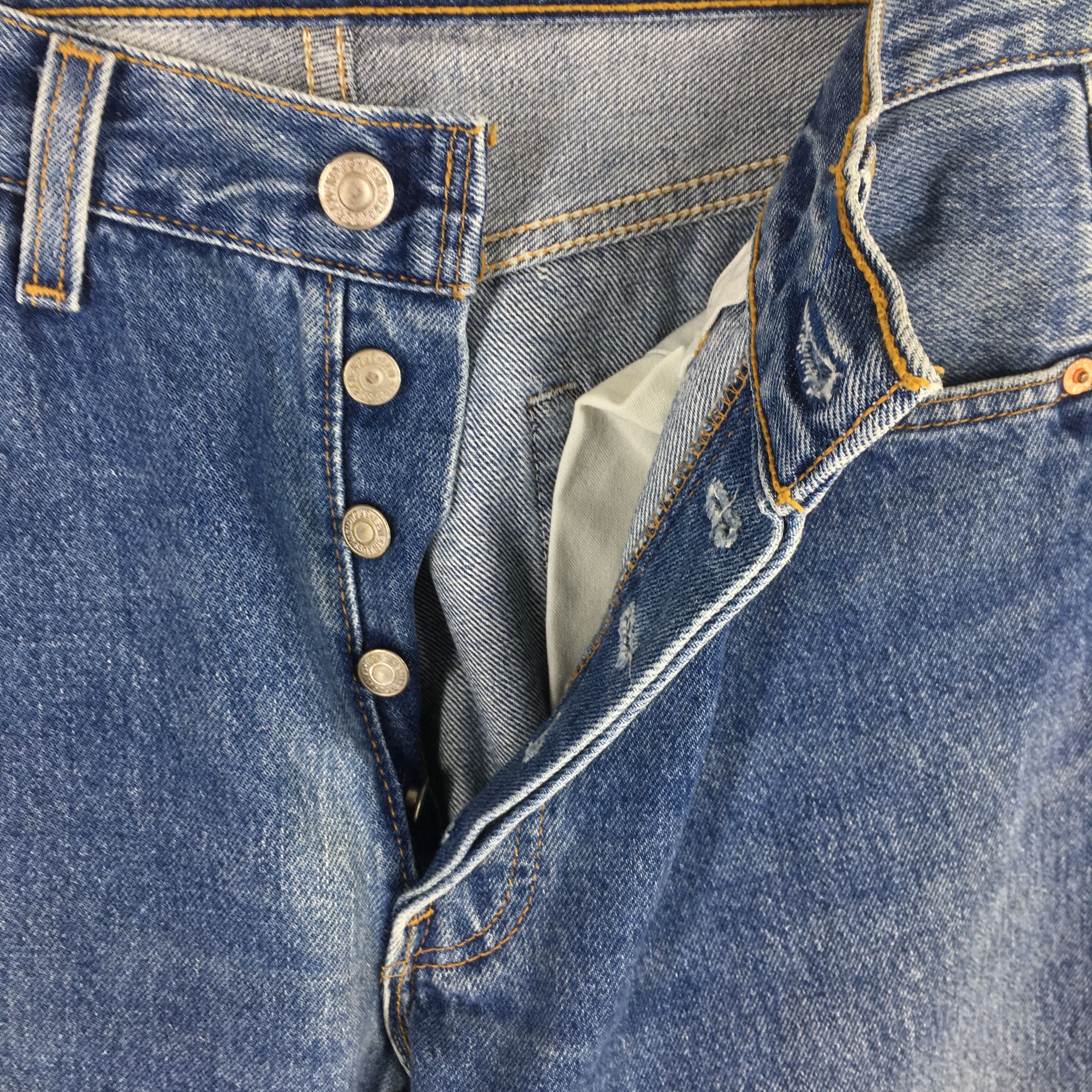 Levi's Size 28x30 Vintage 90s Levi's 501 Distressed Blue Jeans S374 Size US 28 / EU 44 - 6 Thumbnail