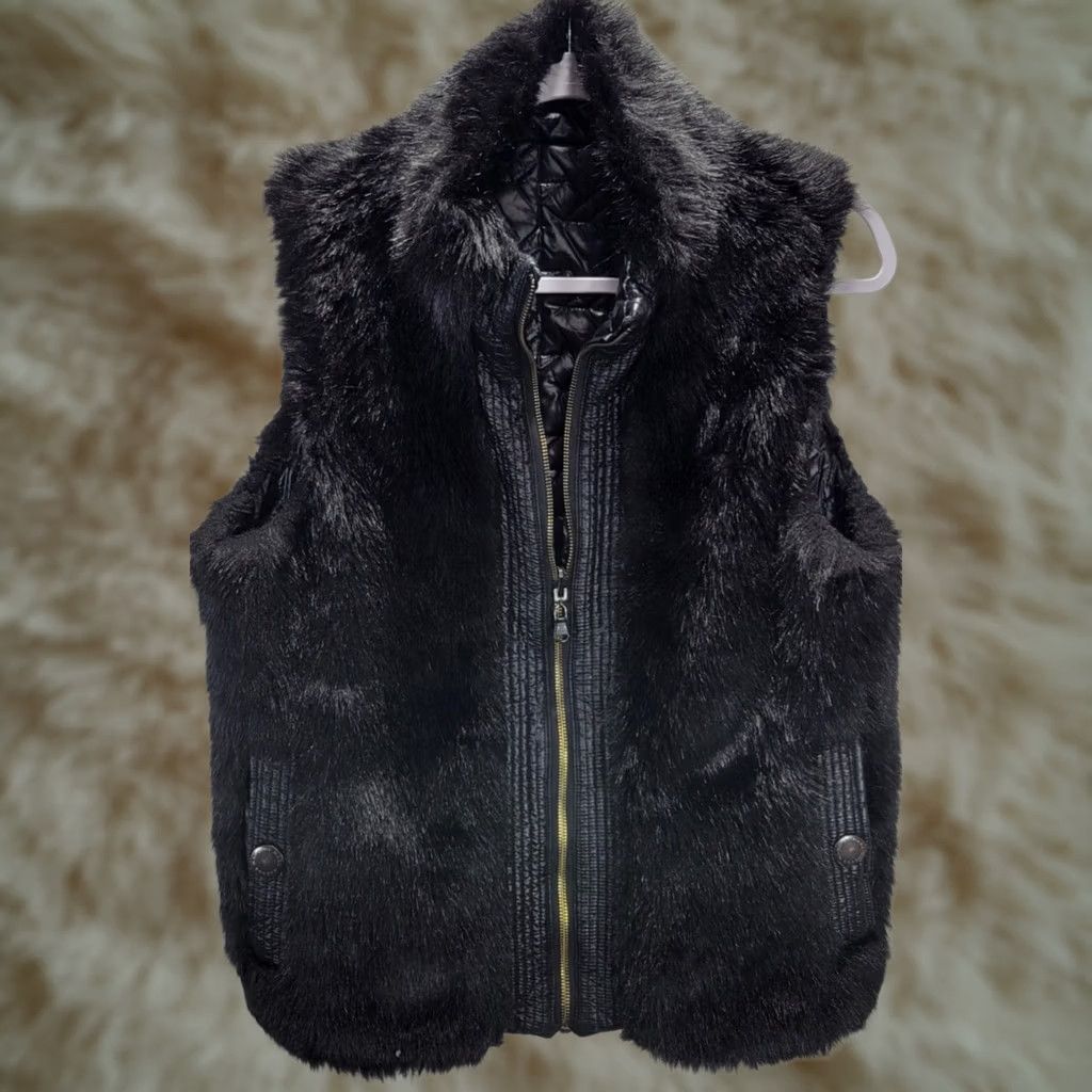Marc by Marc Jacobs Marc by Marc Jacobs Reversible Faux Fur Puffer Vest Size Small Black Zip Front Women's Vest Size S / US 4 / IT 40 - 1 Thumbnail
