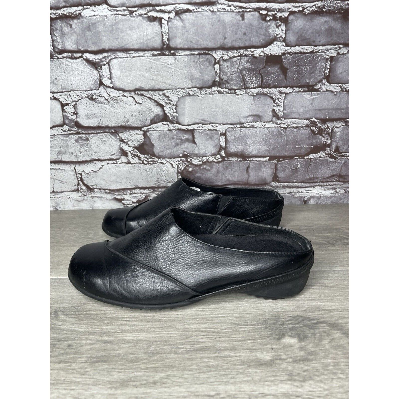 Other Munro American Black Leather SlipOn Slingback Mules Shoes Wo Size US 6 / IT 36 - 7 Thumbnail