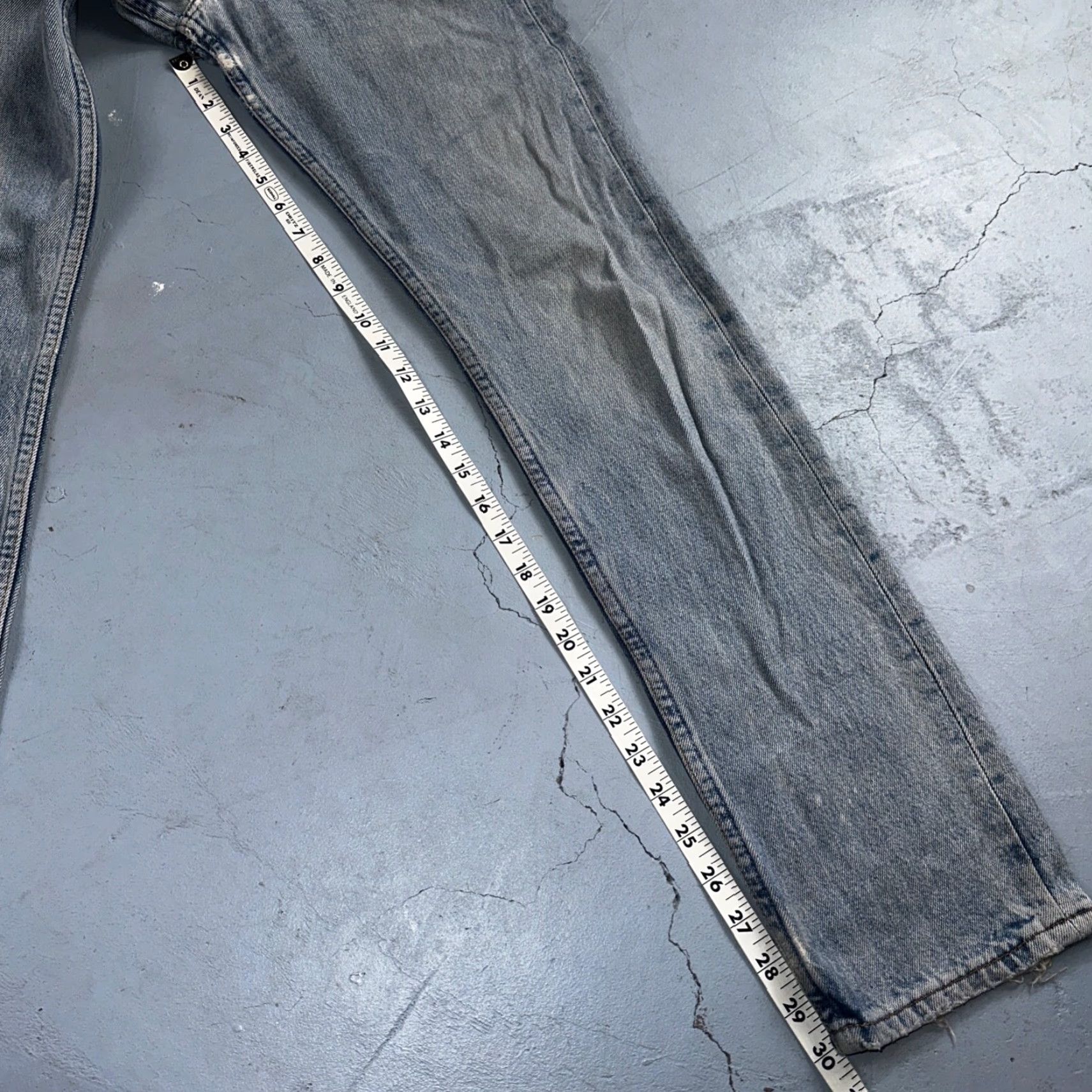 Levi's VINTAGE Levi's 501 Jeans 27x32 90s Light Blue Denim Straight Men's Regular 90s Theme 90s Levi'S 501 Series Jeans Men Size US 27 - 5 Thumbnail