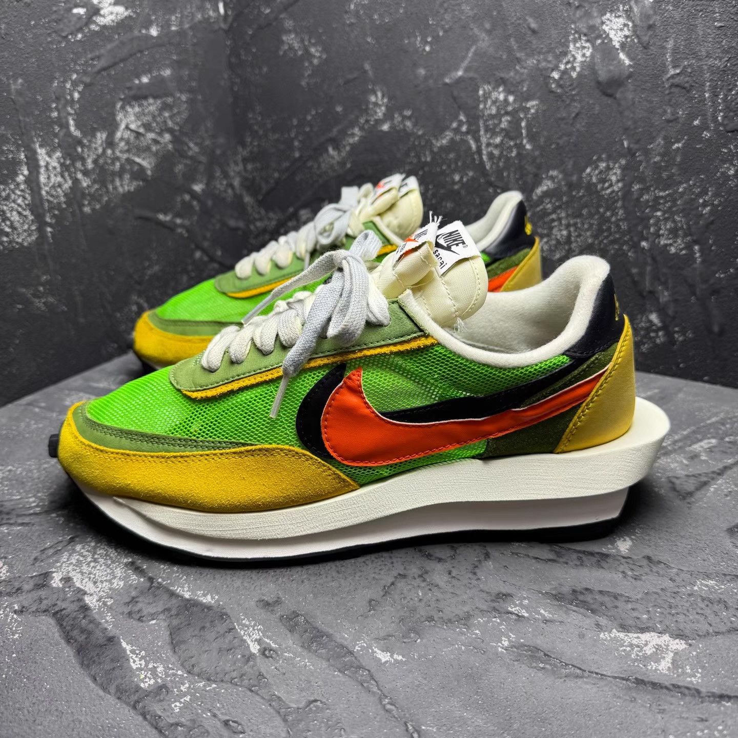Nike Sacai x Nike Yellow Green 1.0 Q10 Size US 9.5 / EU 42-43 - 2 Thumbnail