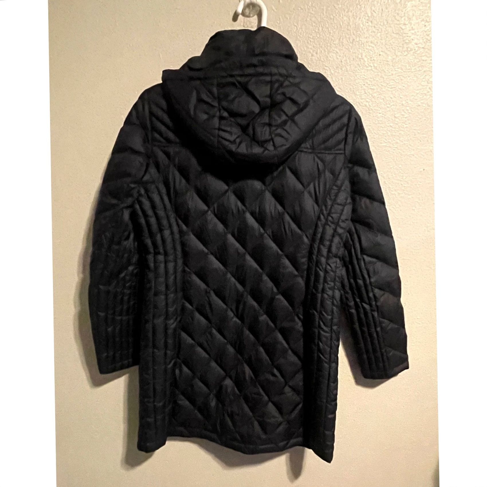 Michael Kors VINTAGE Michael Kors Packable Down Fill Puffer Coat Black Hooded Quilted Women's M Size M / US 6-8 / IT 42-44 - 2 Thumbnail