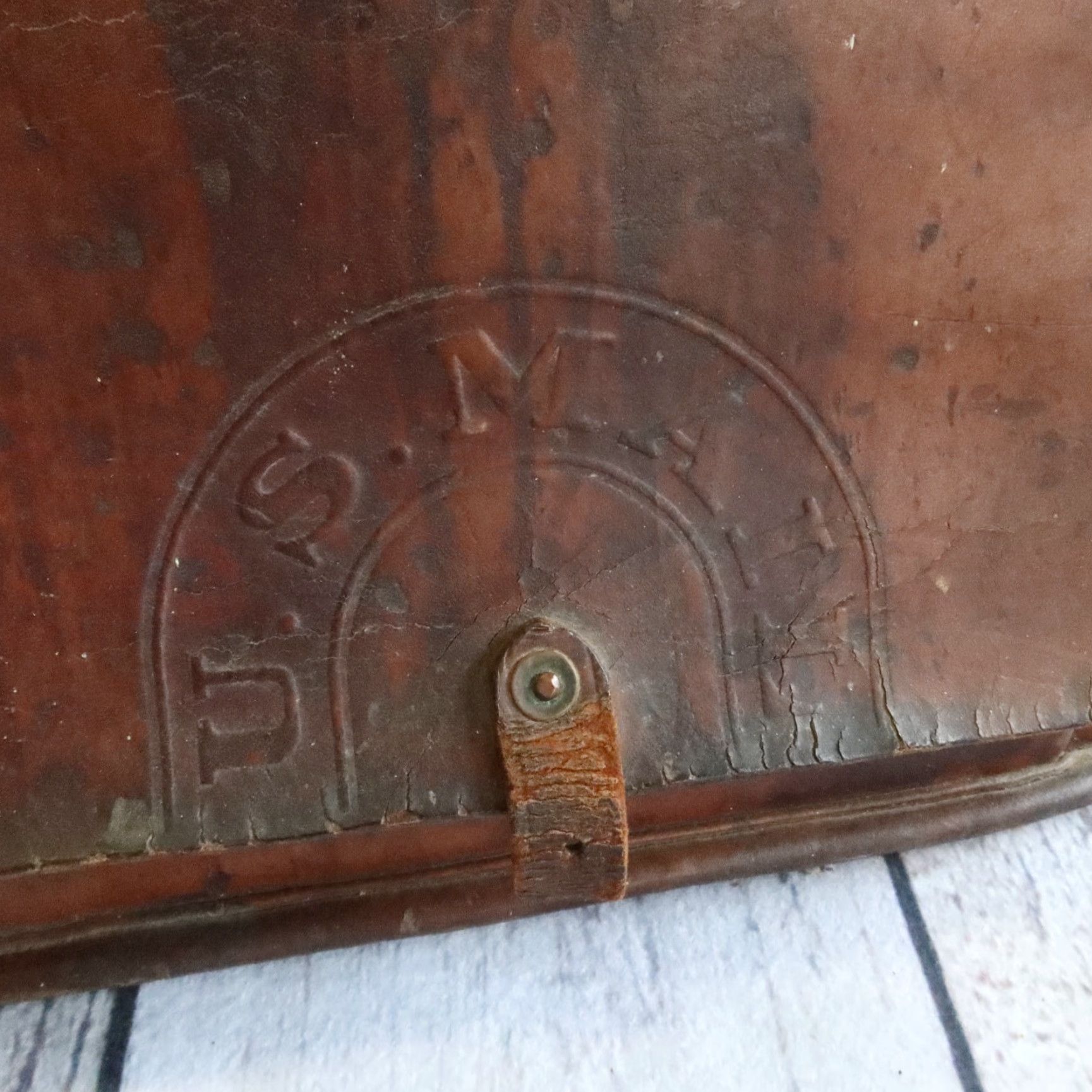 Vintage VINTAGE USPS US Mail Messenger Bag 1944 Made in USA Mens Brown Leather 1940s, Messenger Bag, Vintage, US Mail, Made in USA, 1944, Brown, Leather, Mens Size ONE SIZE - 4 Thumbnail