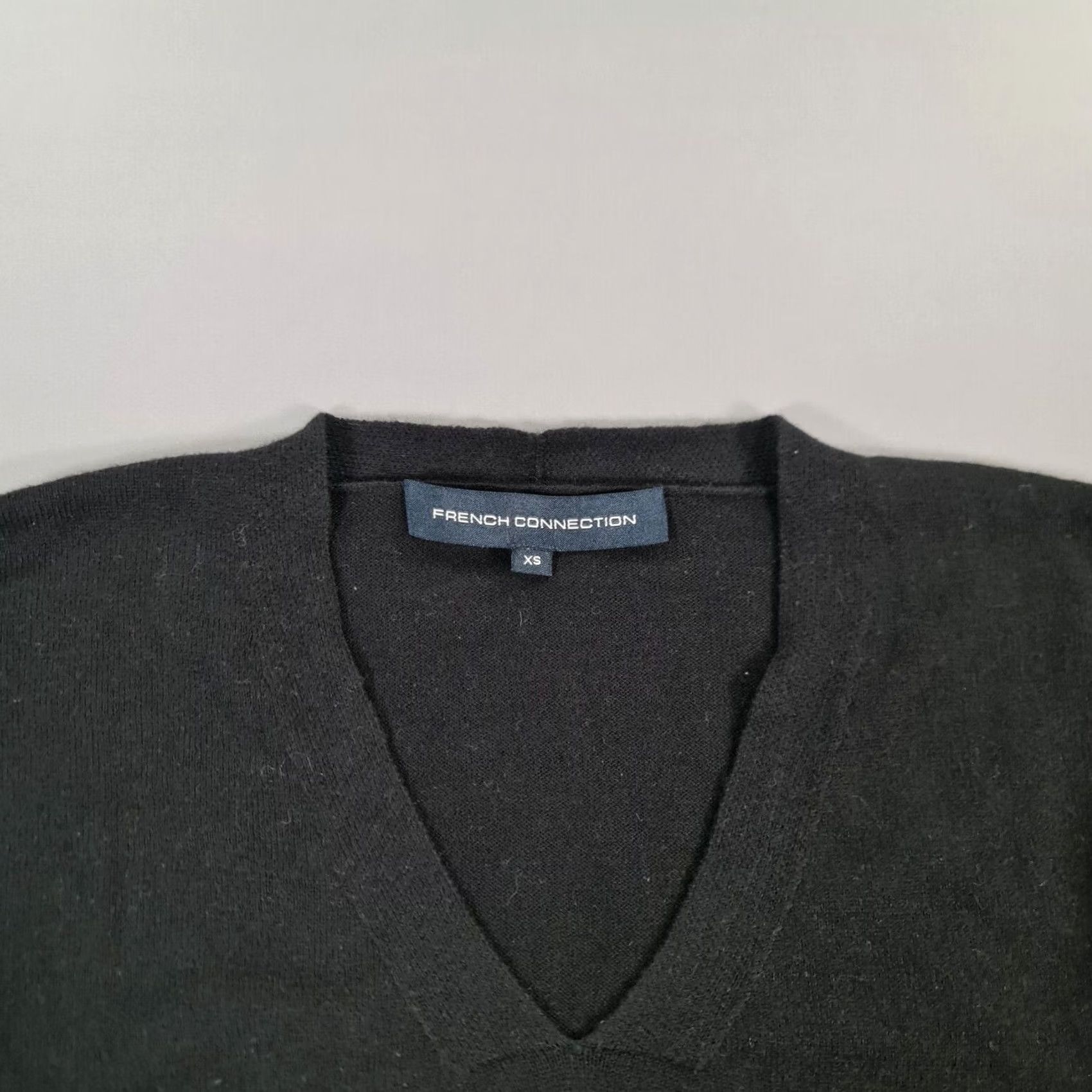 French Connection French Connection Jumper Womens Black XS V Neck Cotton Blend Lace Floral Sleeves Size XS / US 0-2 / IT 36-38 - 2 Thumbnail