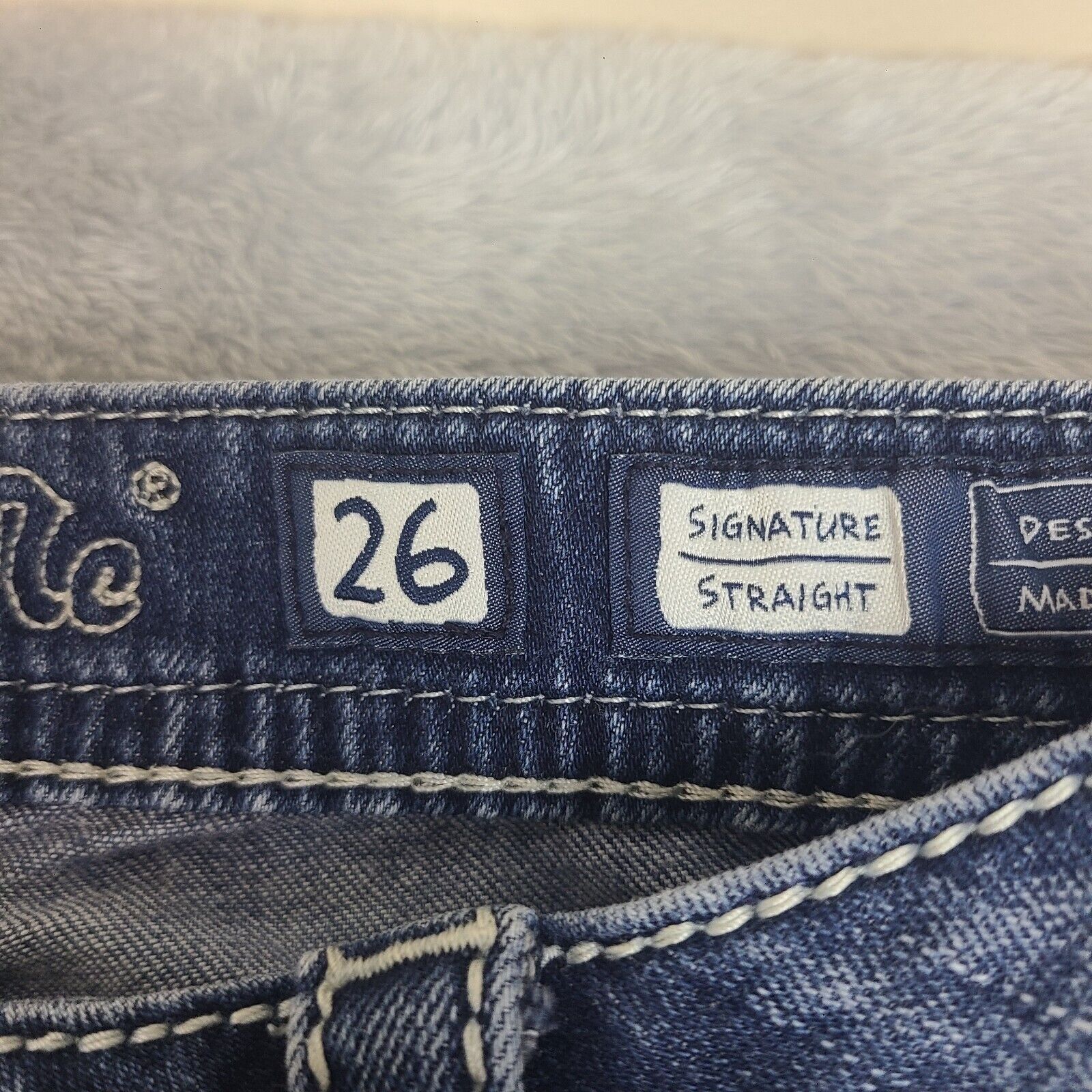 Miss Me Miss Me Jeans Sz 26 Signature Straight FIt Rhinestone Low Ri Size 26" / US 2 / IT 38 - 3 Thumbnail