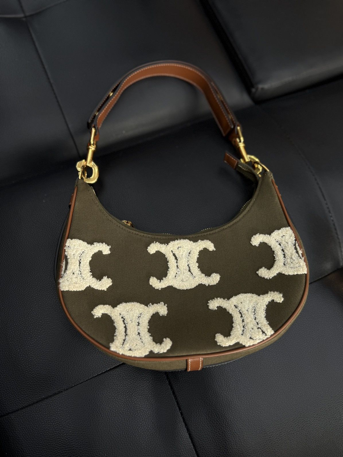 Celine Celine Women’s Shoulder Bag Hobo Ava Green Size ONE SIZE - 3 Thumbnail