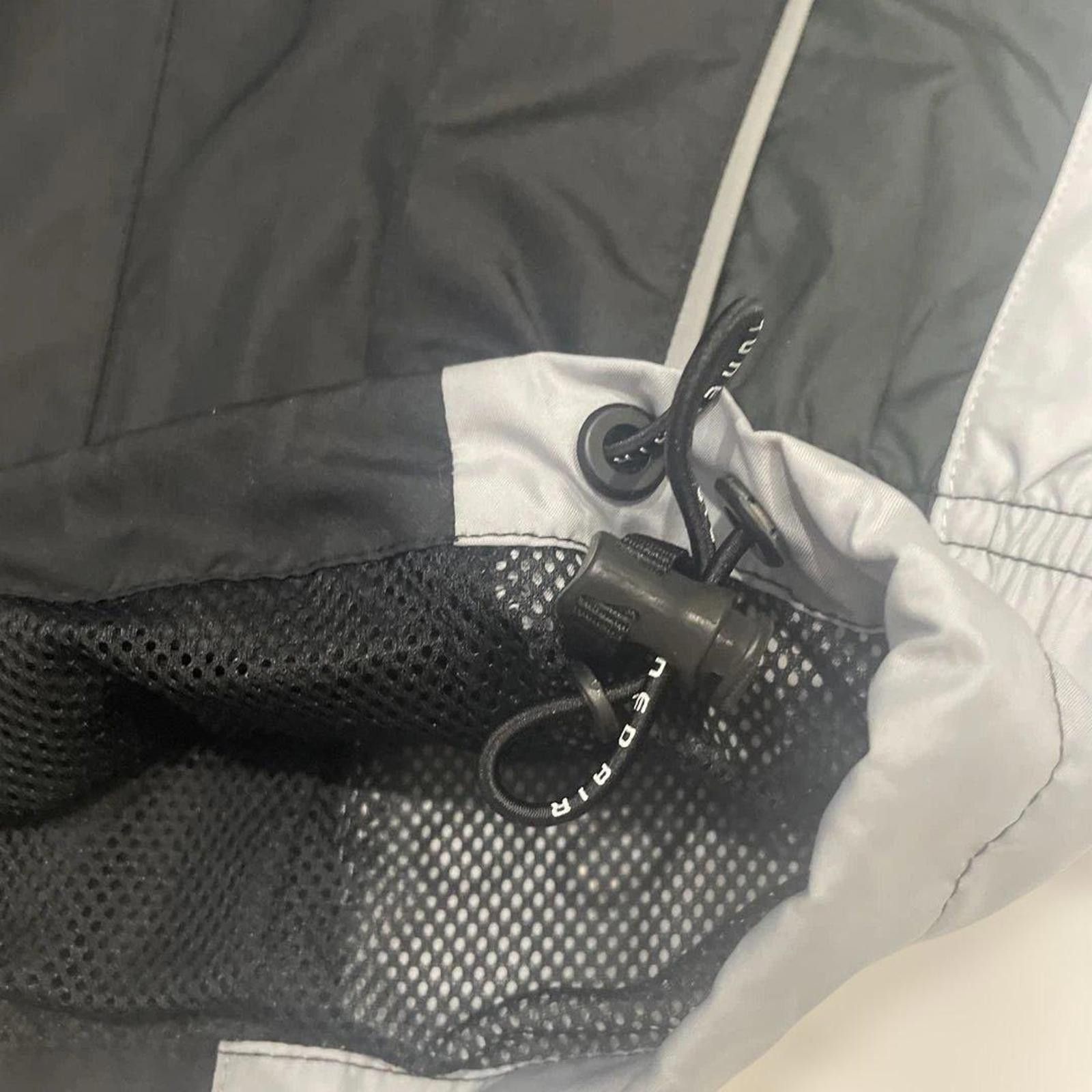 Nike Nike TN - Black and Grey Tn Air Hooded Jacket Size US M / EU 48-50 / 2 - 8 Thumbnail