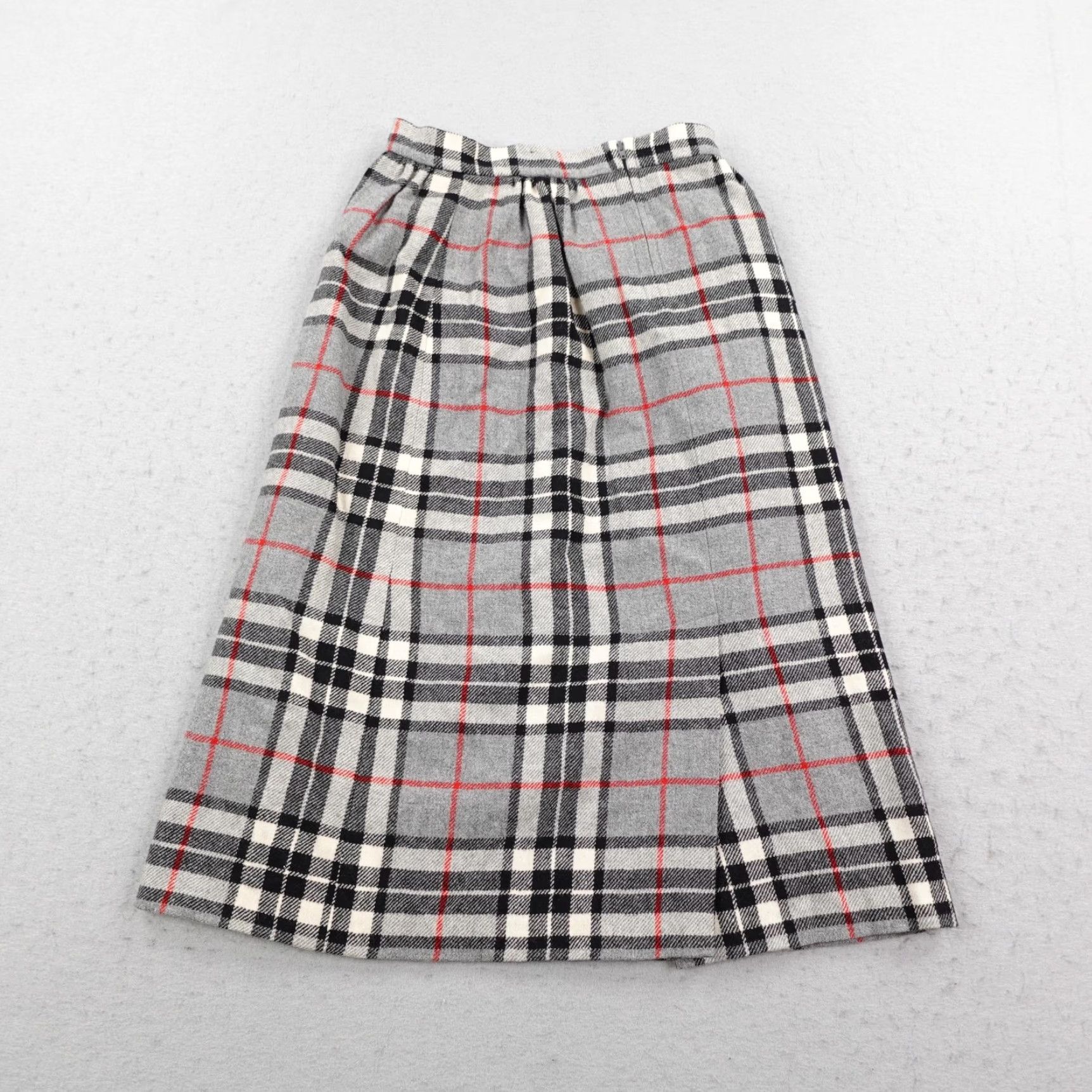 Vintage VINTAGE James Pringle Skirt Women 8 Gray Red Plaid Wool Lined Midi Scotland Pleated Zip Closure Mens/Womens? Size 30" / US 8 / IT 44 - 4 Thumbnail