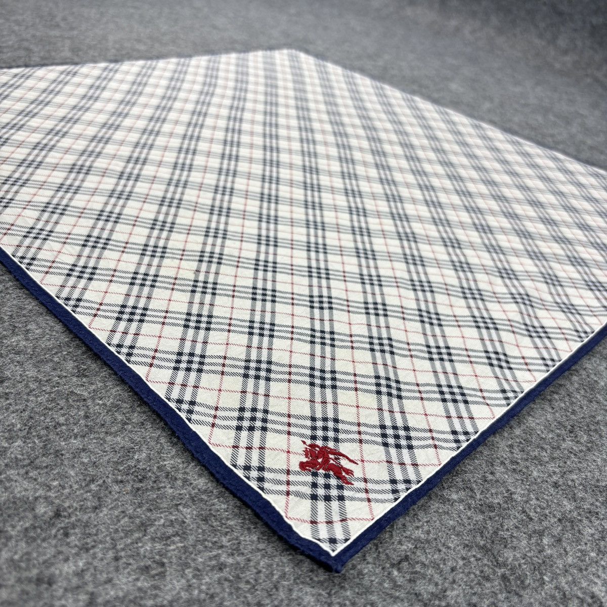 Burberry × Vintage Handkerchief # E001 Size ONE SIZE - 4 Thumbnail