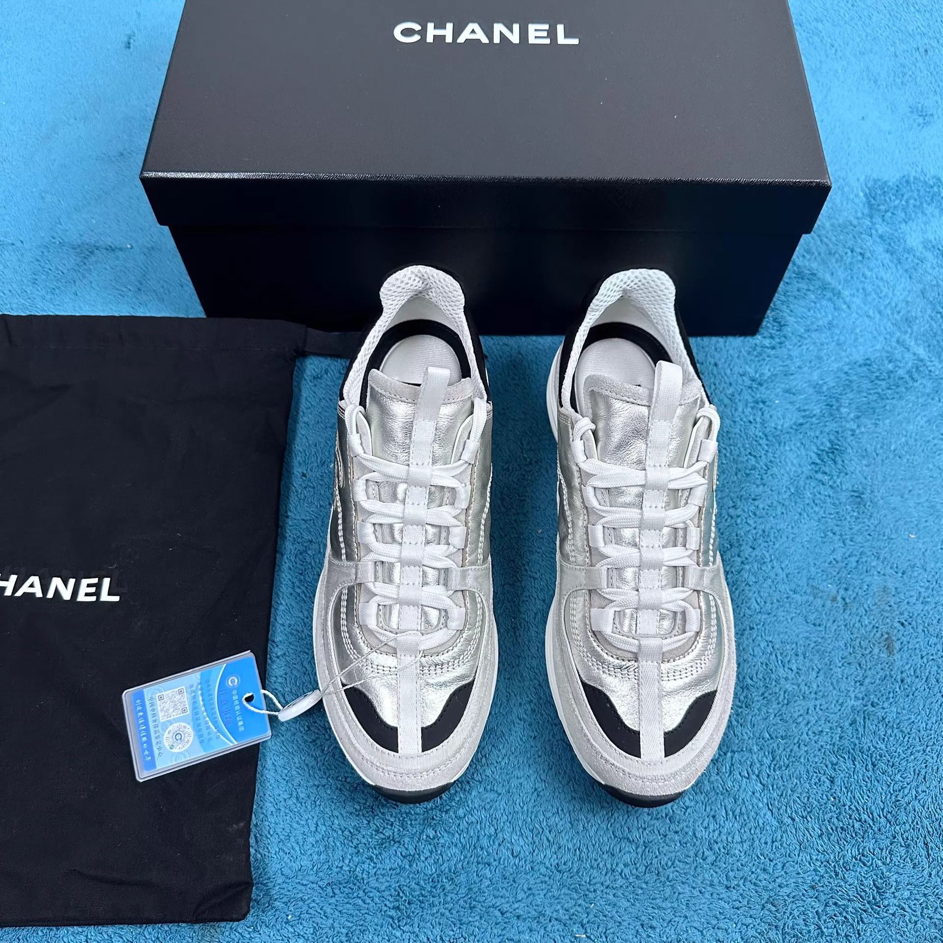 Chanel Chanel 25A Calfskin Low-Top Sneaker Light Gold 38 Size US 7.5 / IT 37.5 - 1 Thumbnail