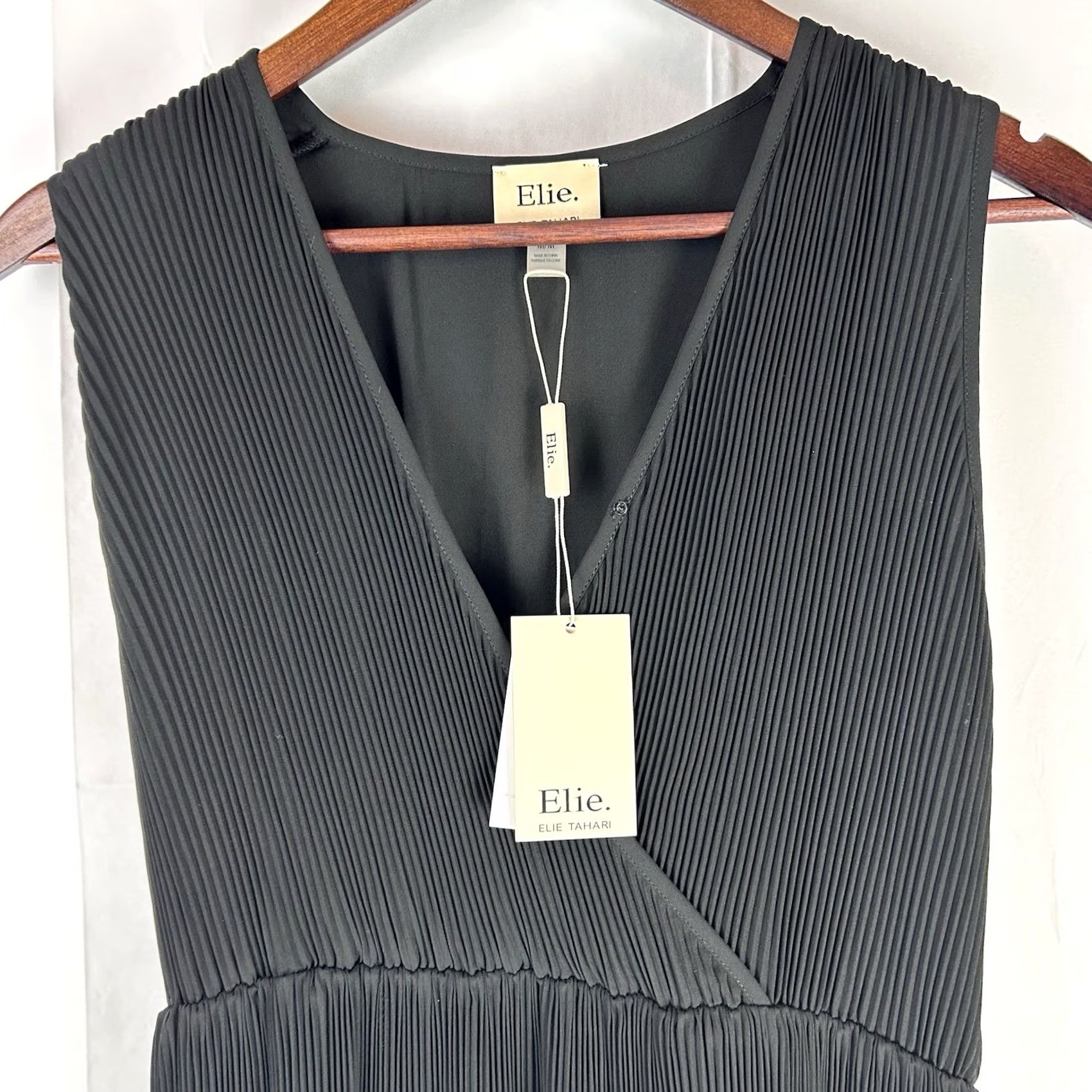 Elie Tahari Elie Tahari Black Pleated Maxi Dress Sleeveless V-Neck Formal Sz Medium M Women Size M / US 6-8 / IT 42-44 - 6 Thumbnail