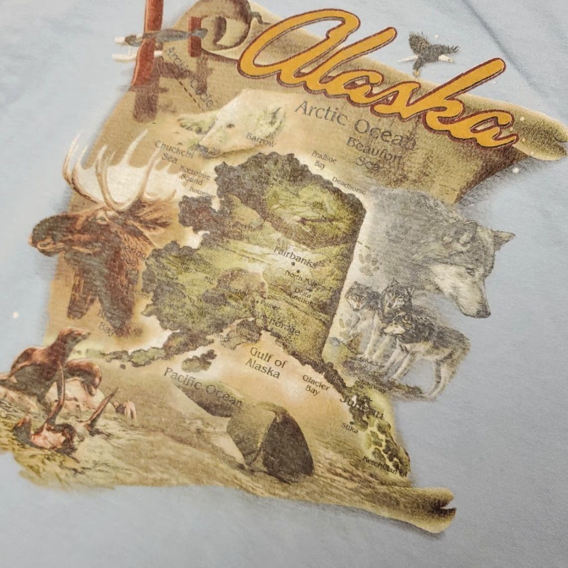 Gildan VINTAGE Alaska Shirt Mens XL Blue Map Short Sleeve Nature Wildlife Moose Wolf Souvenir Shirt Size US XL / EU 56 / 4 - 4 Thumbnail