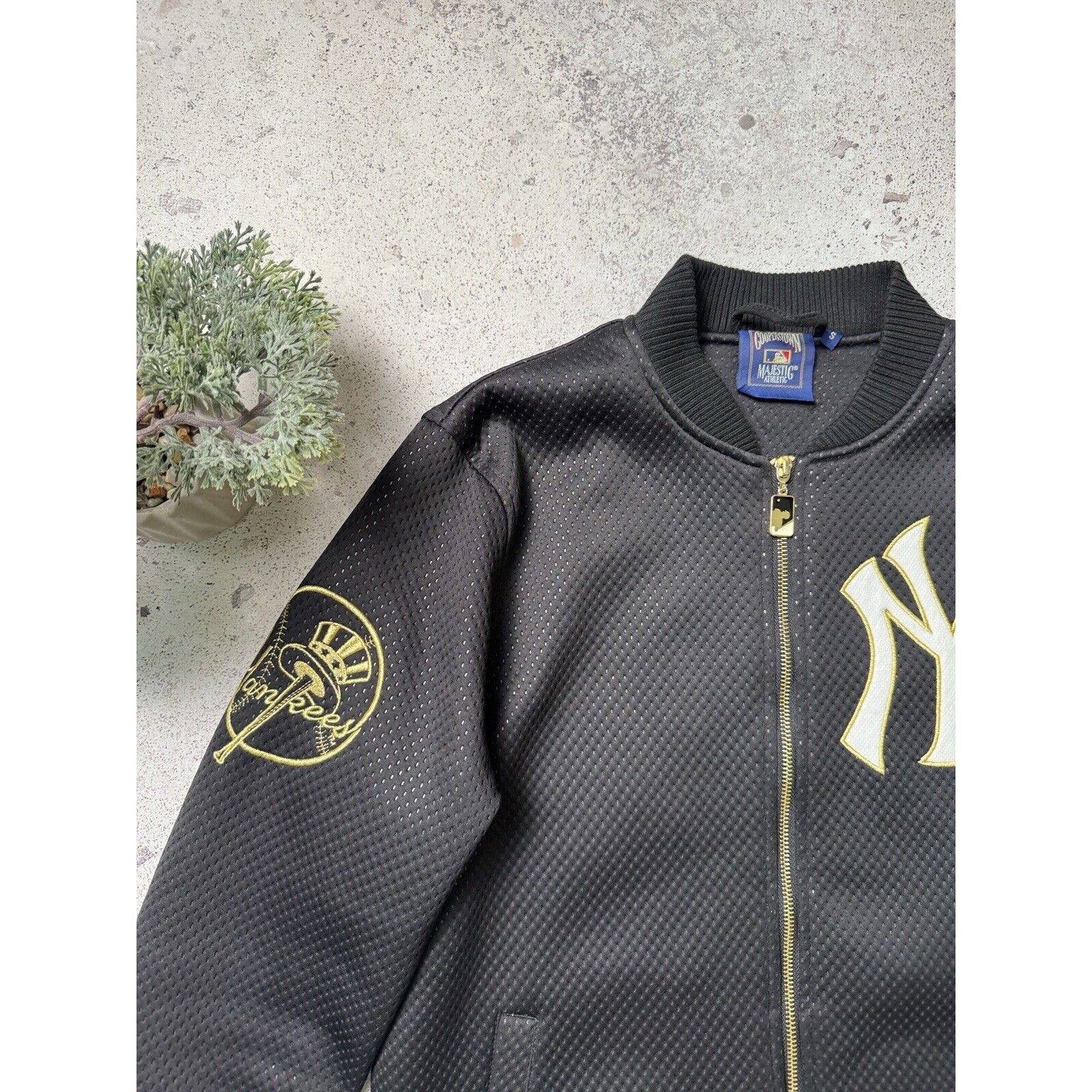 Vintage Majestic New York Yankees Bomber Jcaket Size S Black
