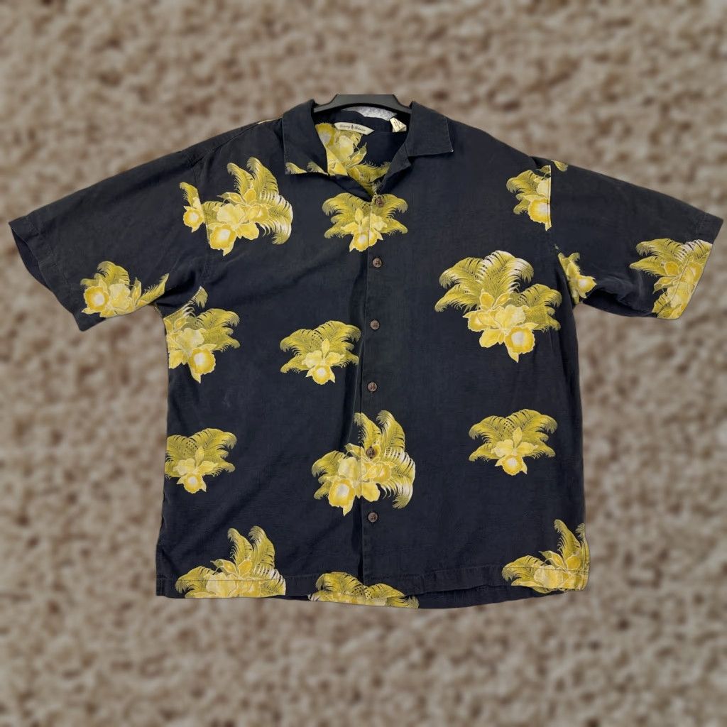 Tommy Bahama Tommy Bahama Shirt Men Large Black Yellow Floral Hawaiian 100% Silk Beach Resort Shirt Adult Large Black Floral Hawaii Aloha Resort Mens Size US L / EU 52-54 / 3 - 1 Thumbnail