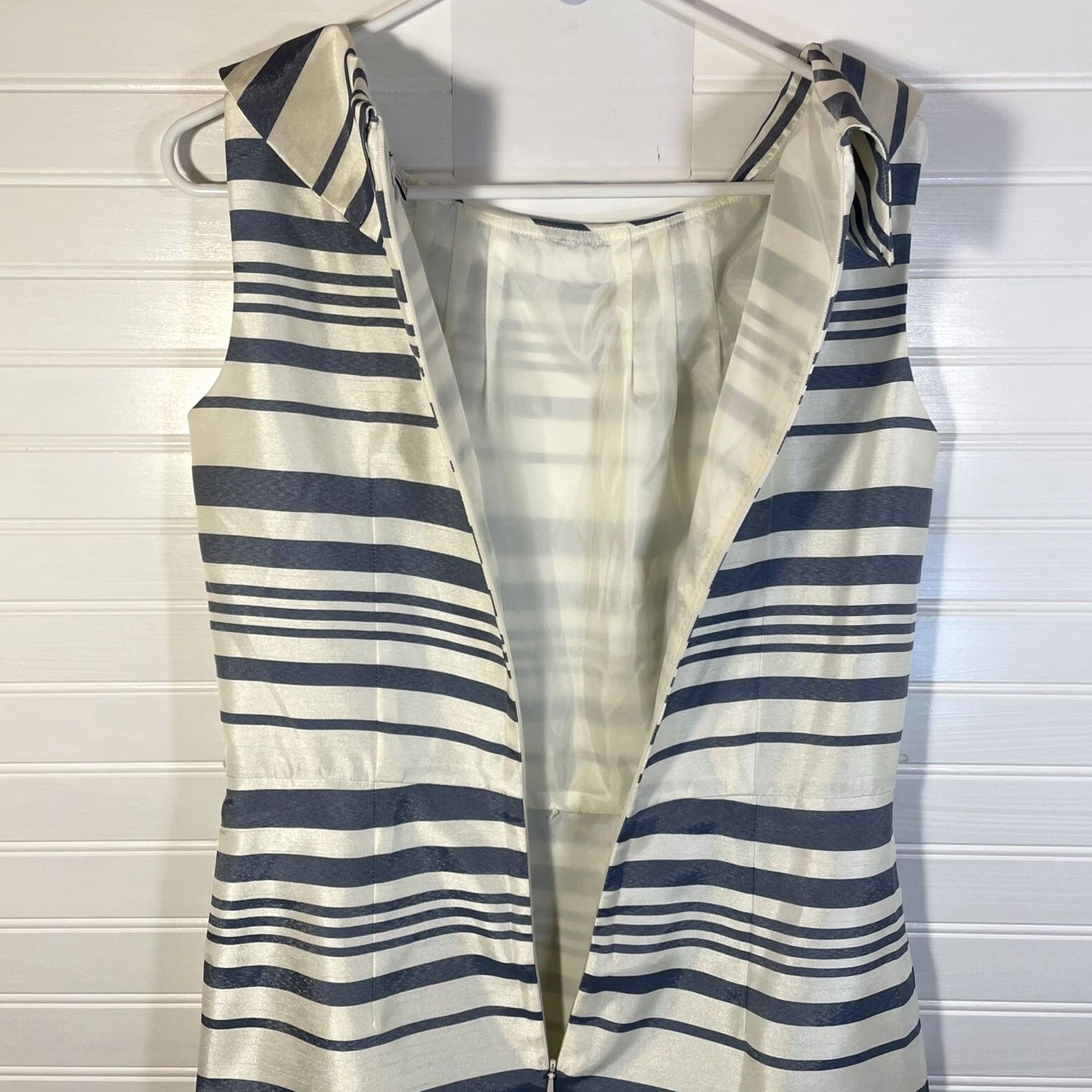 Madison Madison Leigh Cool Gray Striped Sleeveless Shift Dress Zipper Back Sz 8 Pre Own Size M / US 6-8 / IT 42-44 - 7 Thumbnail