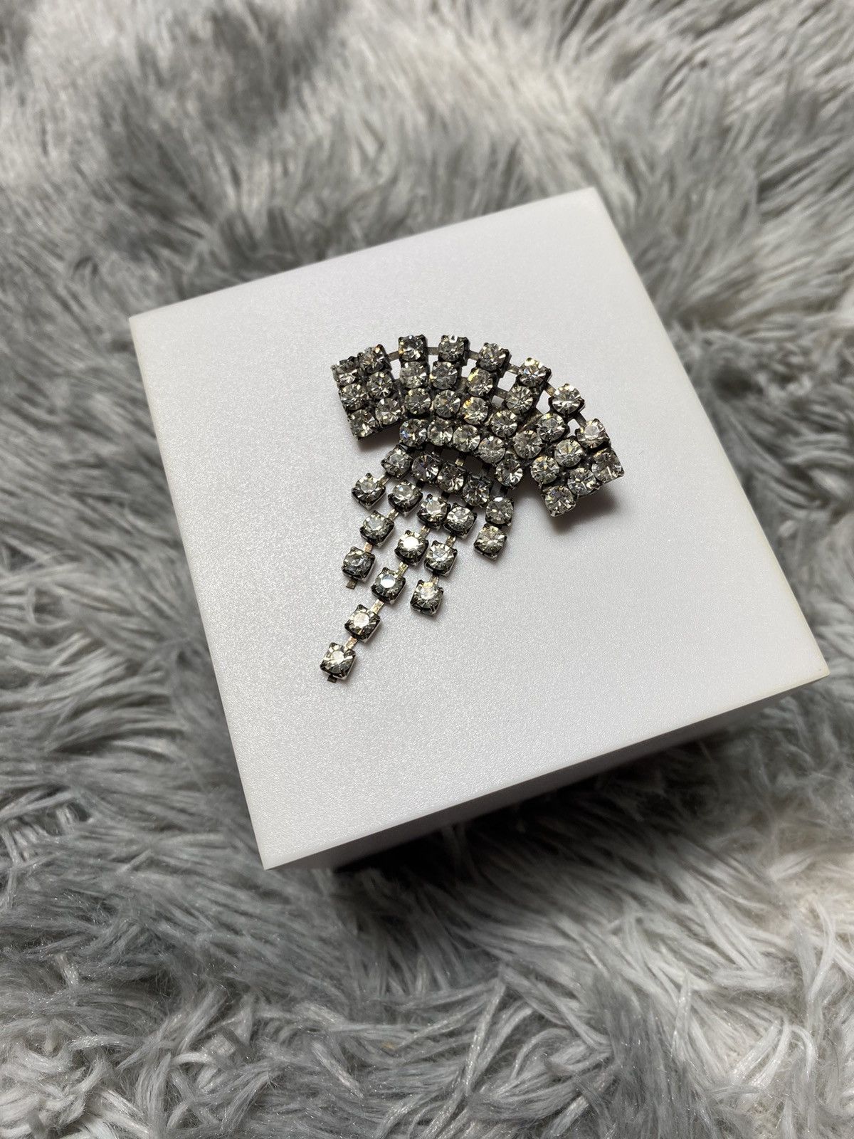 Japanese Brand × Jewelry × Vintage Vintage Rhinestone Brooch Cascade | Japanese Brand Size ONE SIZE - 1 Thumbnail