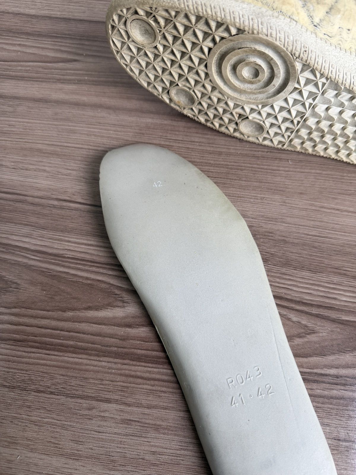 Maison Margiela 😮‍💨🔥Rare future trainers Size US 9 / EU 42 - 19 Thumbnail