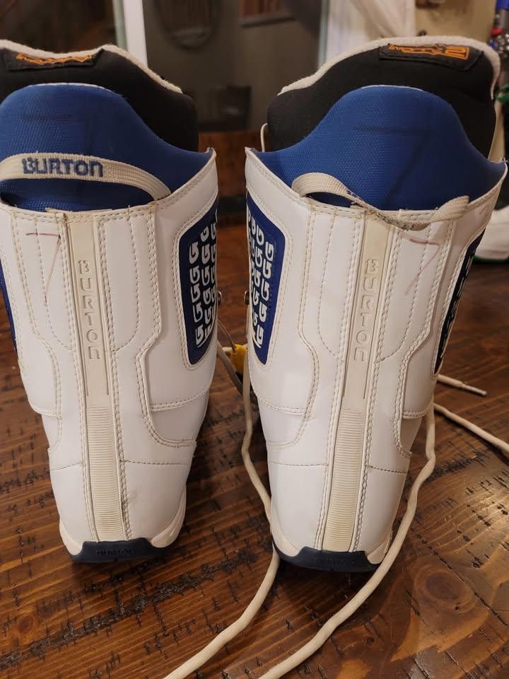 Designer Burton Freestyle snowboarding boots Size ONE SIZE - 4 Thumbnail