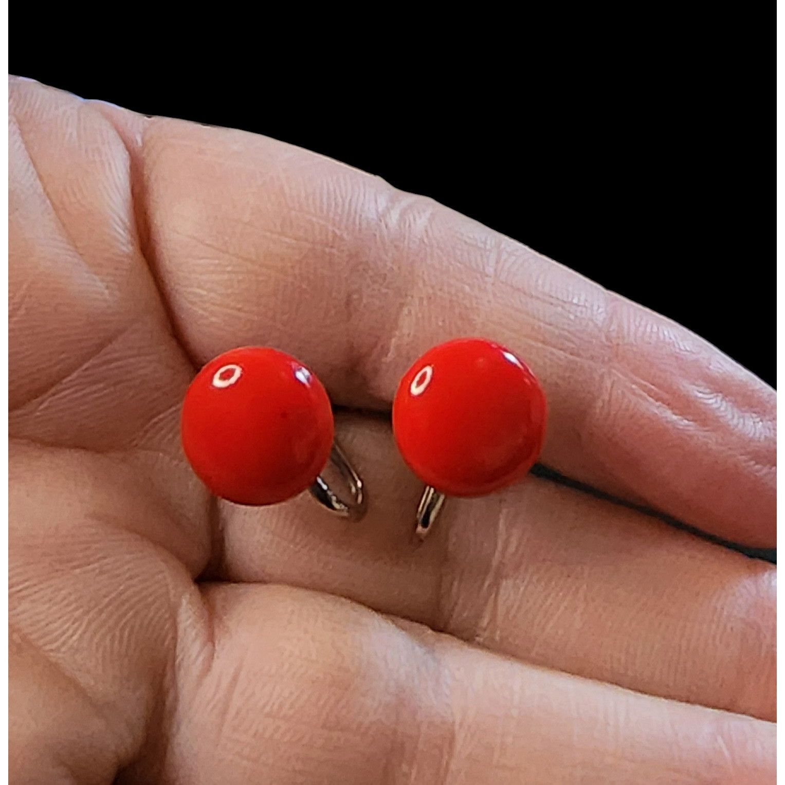 The Unbranded Brand Vintage Small Cherry Red Plastic Button Screwback Earrings Size ONE SIZE - 1 Thumbnail