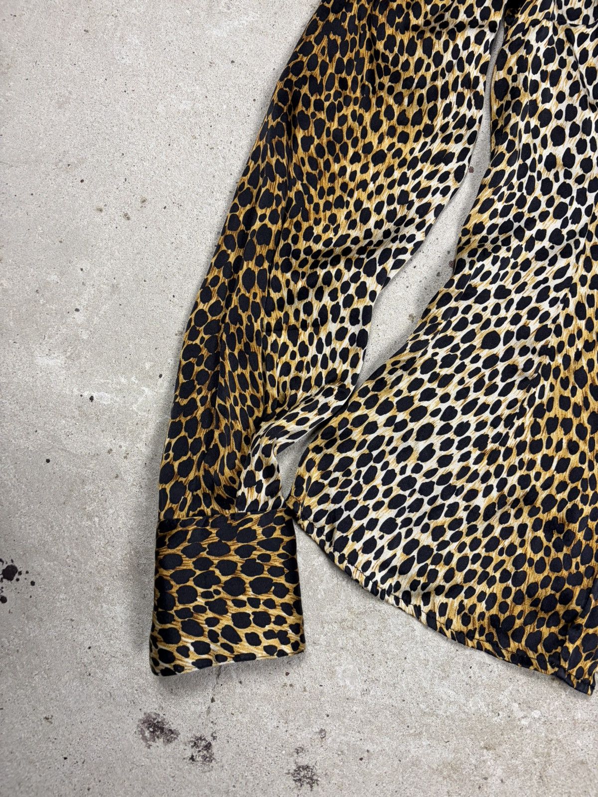 Dolce & Gabbana 2000s Dolce & Gabbana Silk Leopard Print Shirt Button Up Size S / US 4 / IT 40 - 3 Thumbnail