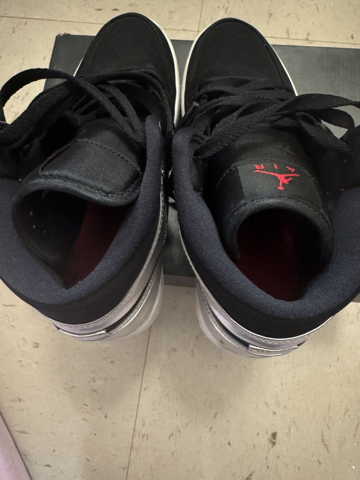 Jordan Brand Black and silver air jordan mids Size US 8 / EU 41 - 6 Thumbnail