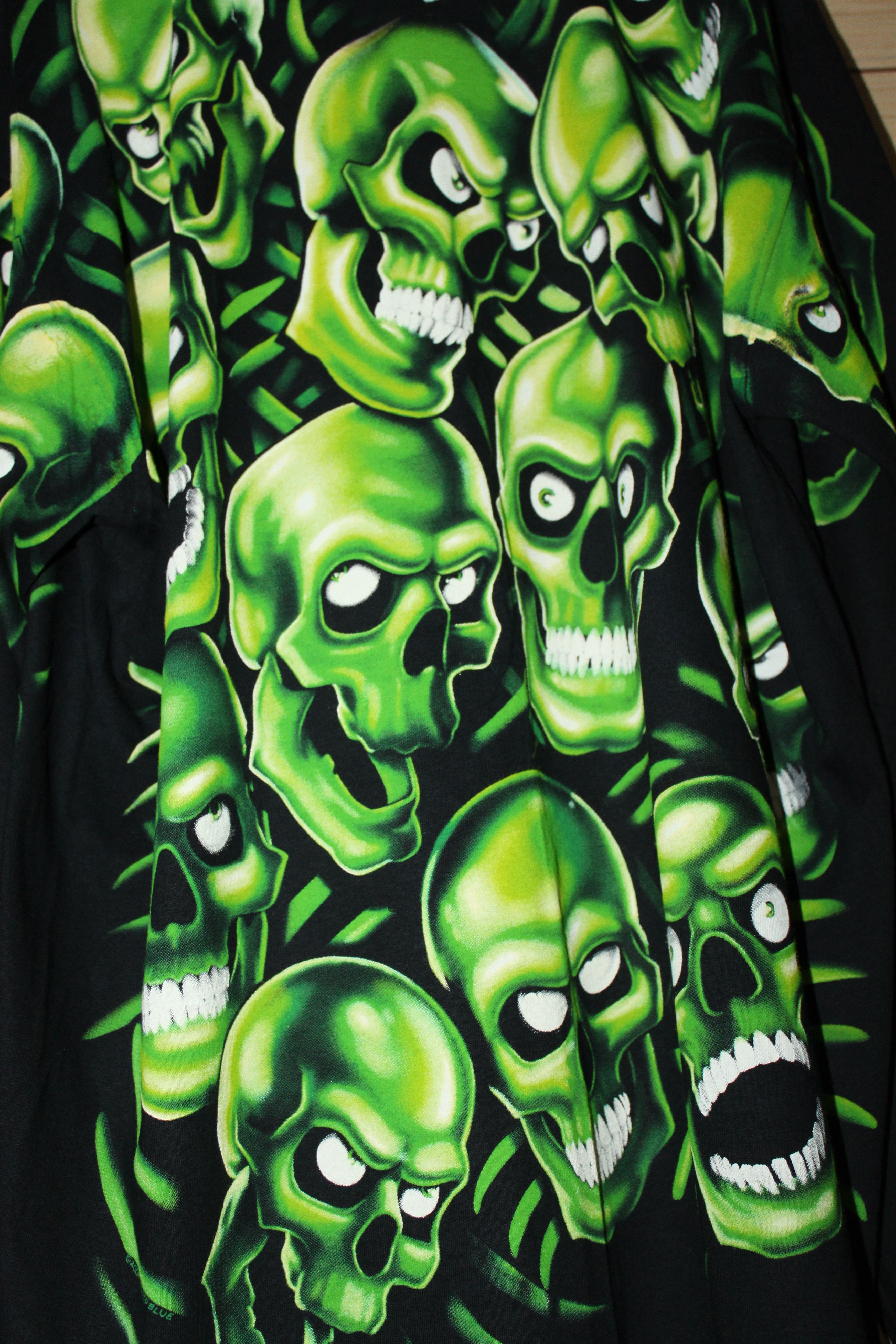 Liquid Blue Vintage 2001 Liquid Blue Skull Pile LS Shirt Tee travis Size US XL / EU 56 / 4 - 4 Thumbnail