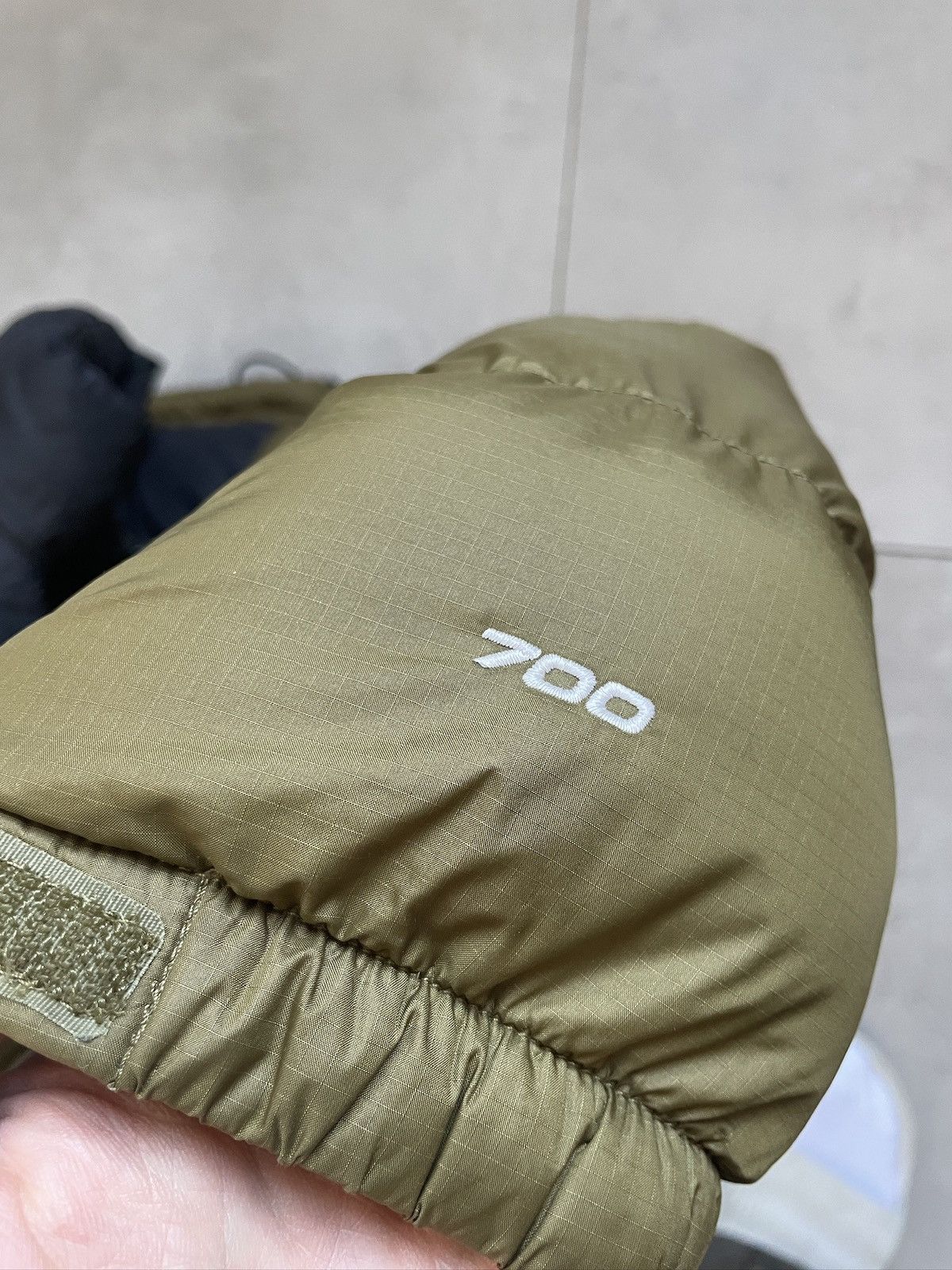 The North Face THE NORTH FACE NUPTSE OLIVE KHAKI 700 DOWN PUFFER JACKET Size US M / EU 48-50 / 2 - 6 Thumbnail