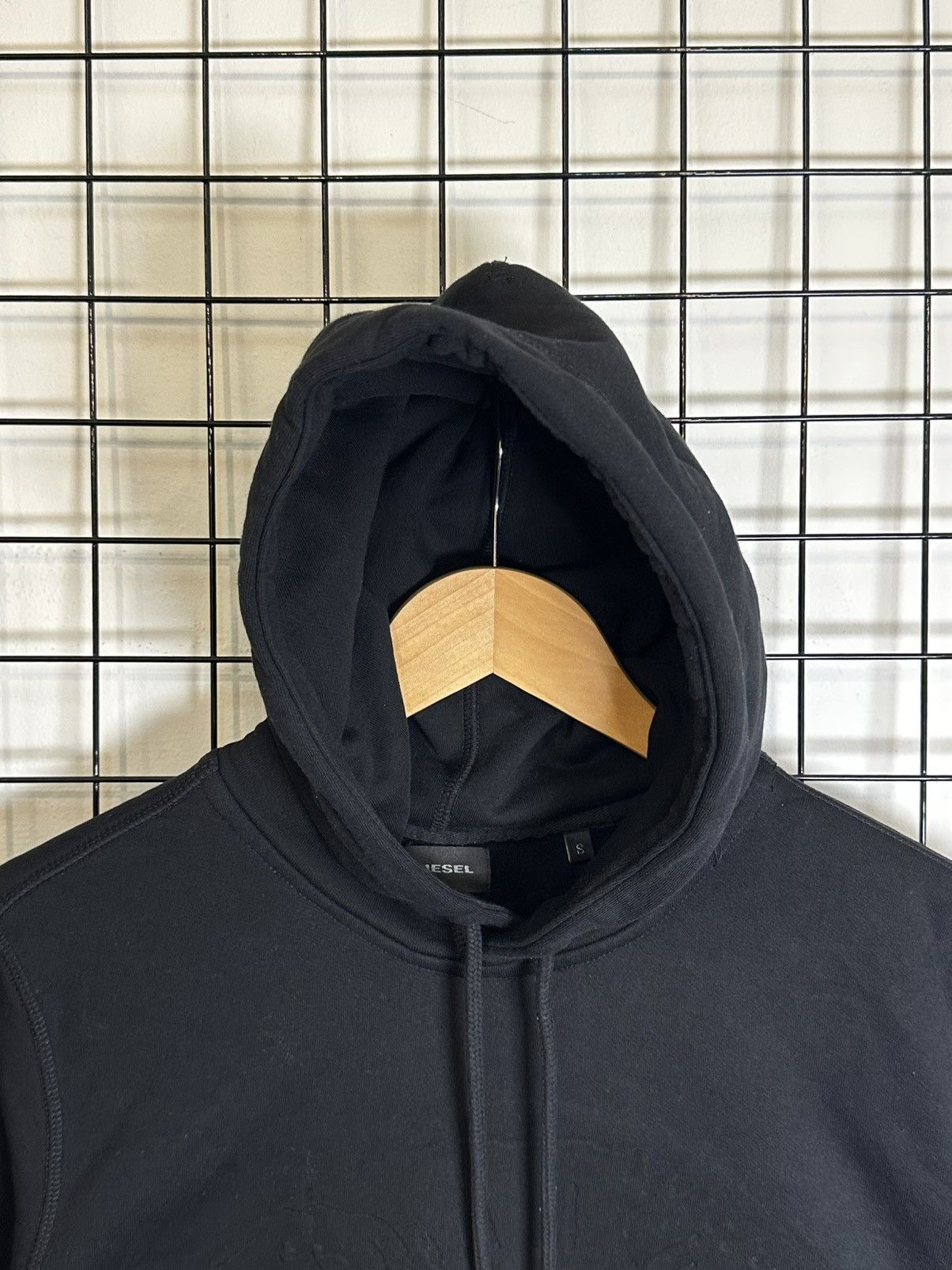 Diesel hoodie embossed design, similar to those offered by Diesel. Size US S / EU 44-46 / 1 - 5 Thumbnail