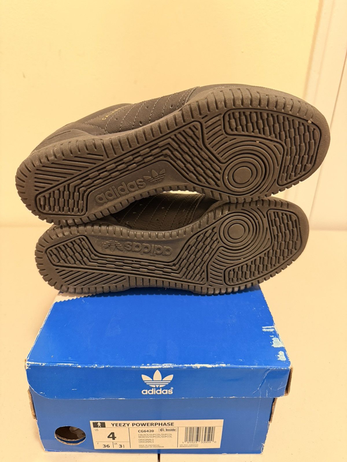 Yeezy Yeezy Powerphase Black Size 4 men / 5.5 women Size US 5.5 / IT 35.5 - 4 Thumbnail