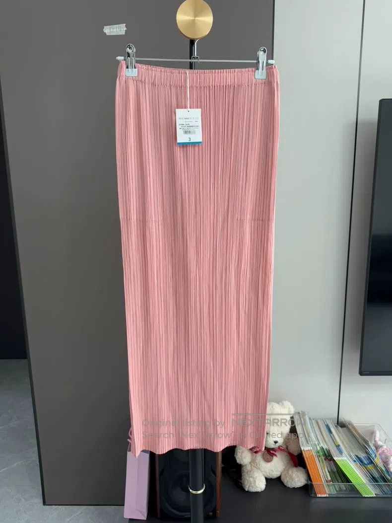 Issey Miyake Issey Miyake size:3 Pink Midi Skirt Size 22" - 1 Thumbnail