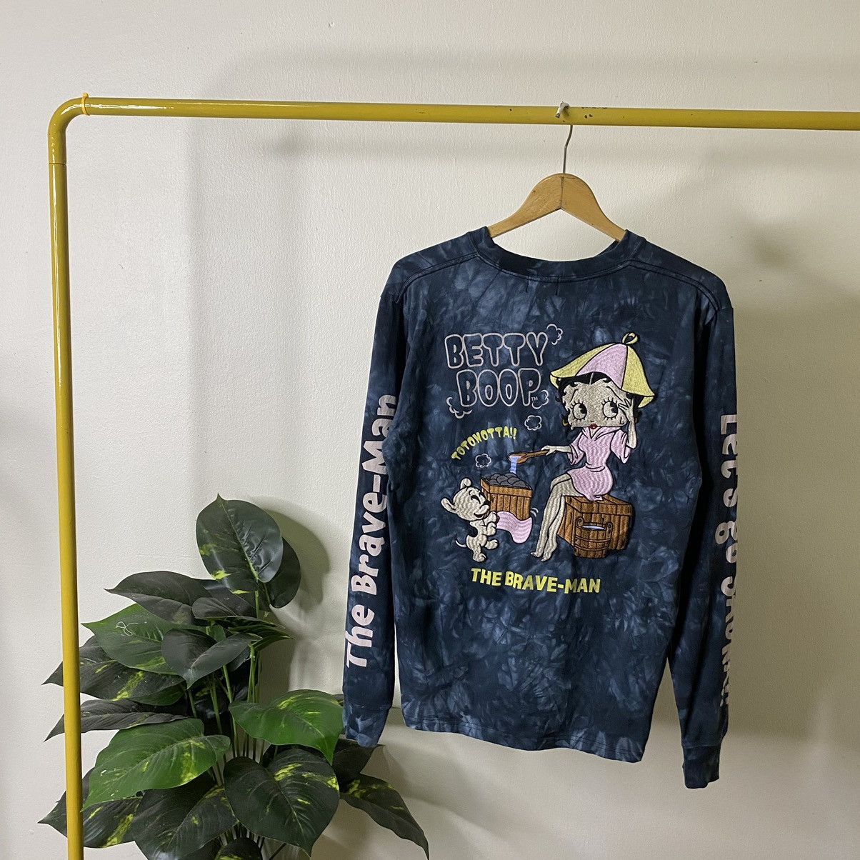 Cartoon Network Y2K The Brave Man x Betty Boop Tie Dye Collaboration LS Tee Size US M / EU 48-50 / 2 - 1 Thumbnail