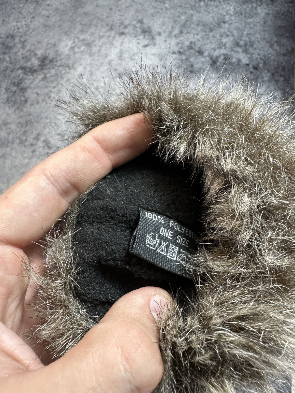 Other Vintage Fur Gloves Alt Streetwear Style Rare USA Casual Size ONE SIZE - 3 Thumbnail
