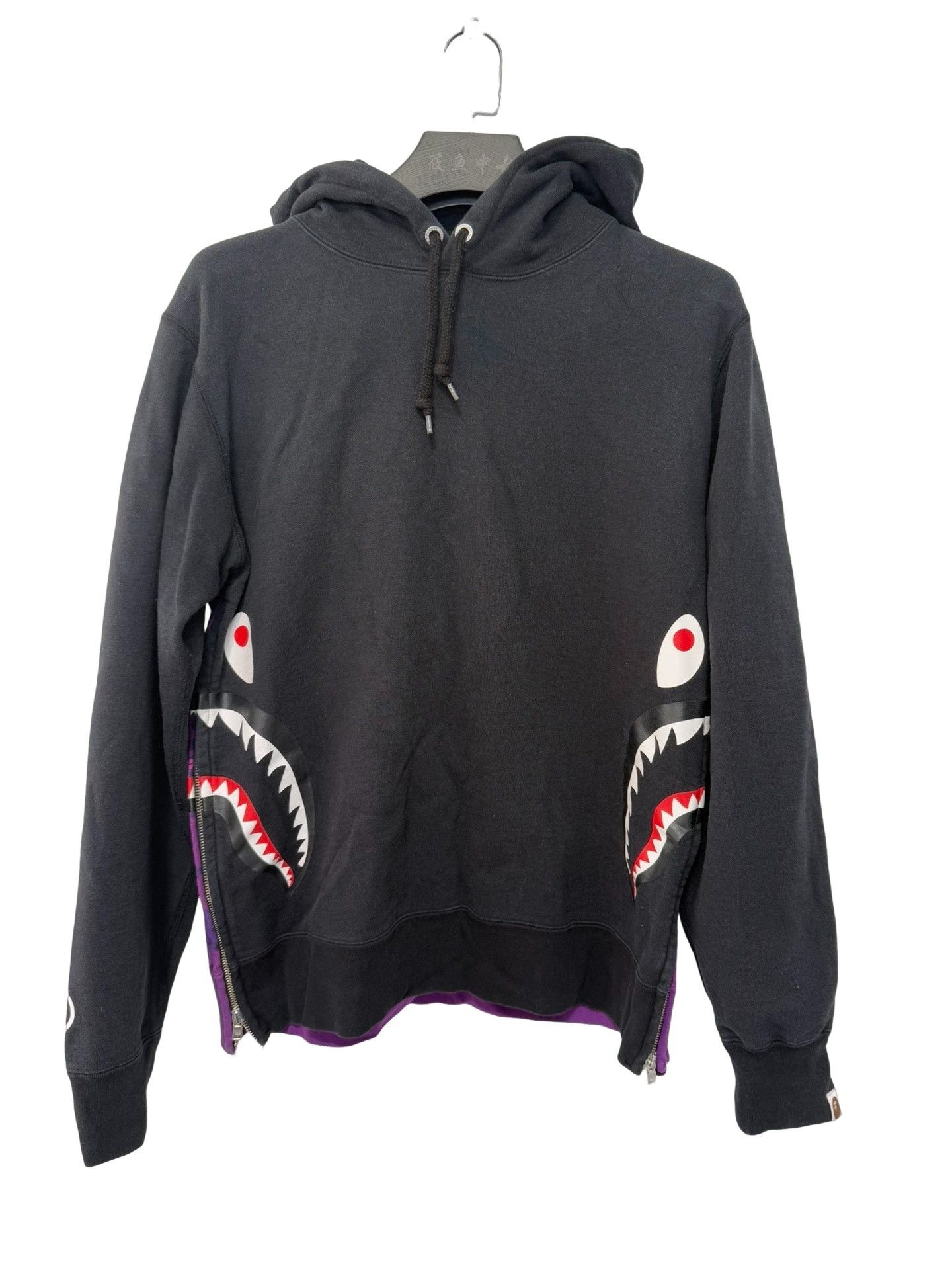 Bape A Bathing Ape Camo Shark Hoodie Size L Size US L / EU 52-54 / 3 - 1 Thumbnail