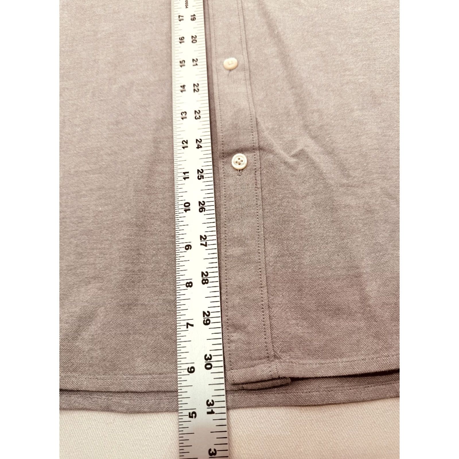 Under Armour Under Armour Long Sleeve Button-Up Mens XL Gray Performance Oxford Loose Fit Size US XL / EU 56 / 4 - 7 Thumbnail