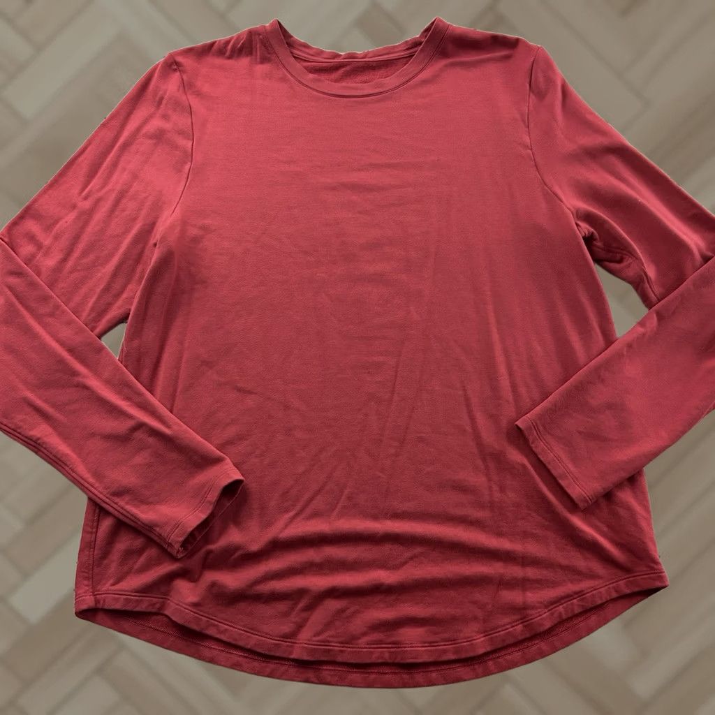 Lululemon Lululemon Long Sleeve Lightweight Sweatshirt Workout Top Women's 6 Pink Crew Neck Activewear Pullover 6 Womens Size M / US 6-8 / IT 42-44 - 1 Thumbnail
