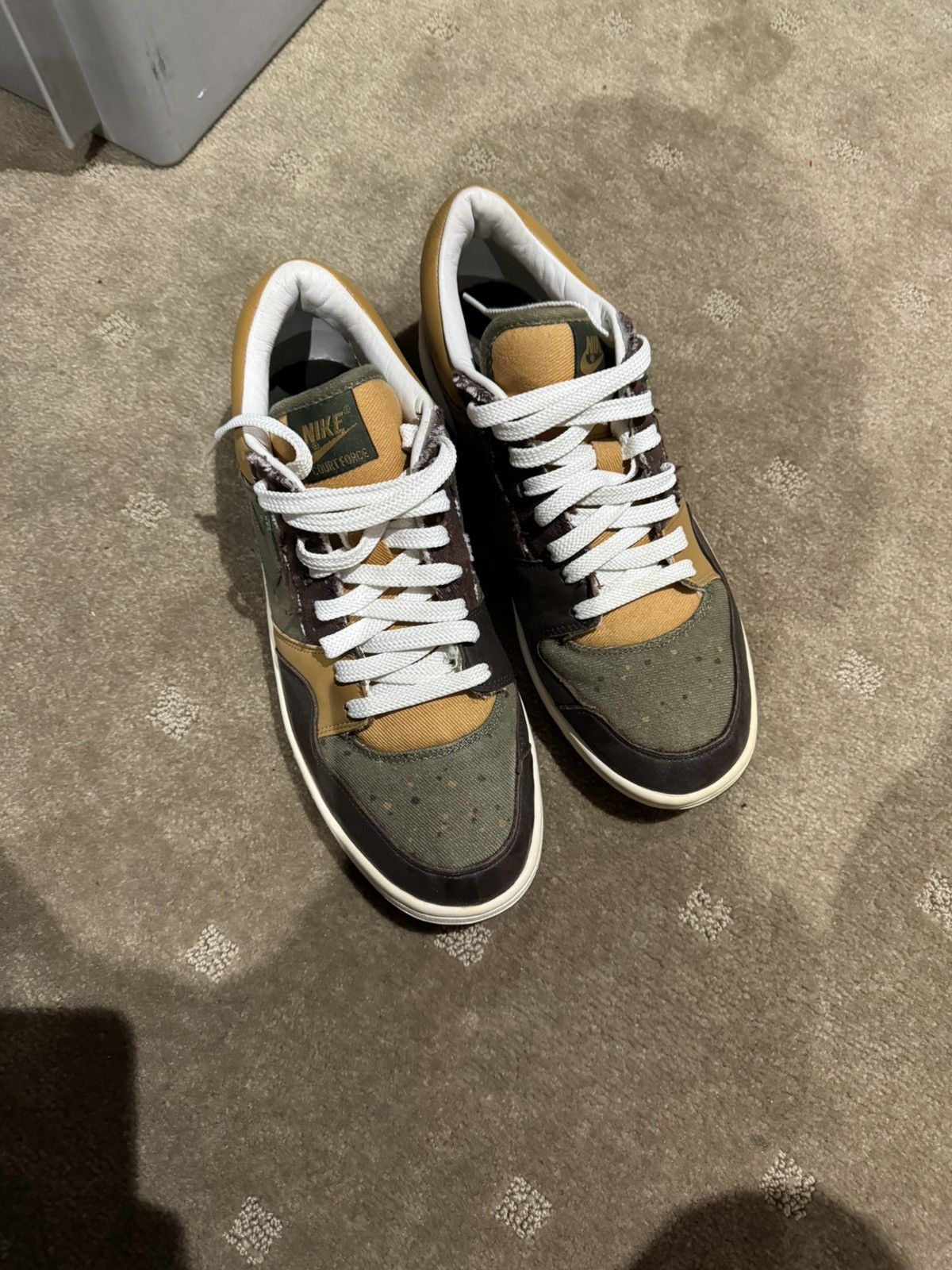 Nike NIKE COURT FORCE Low Premium Army Olive Dunk Dunks Wheat Size US 12 / EU 45 - 2 Thumbnail