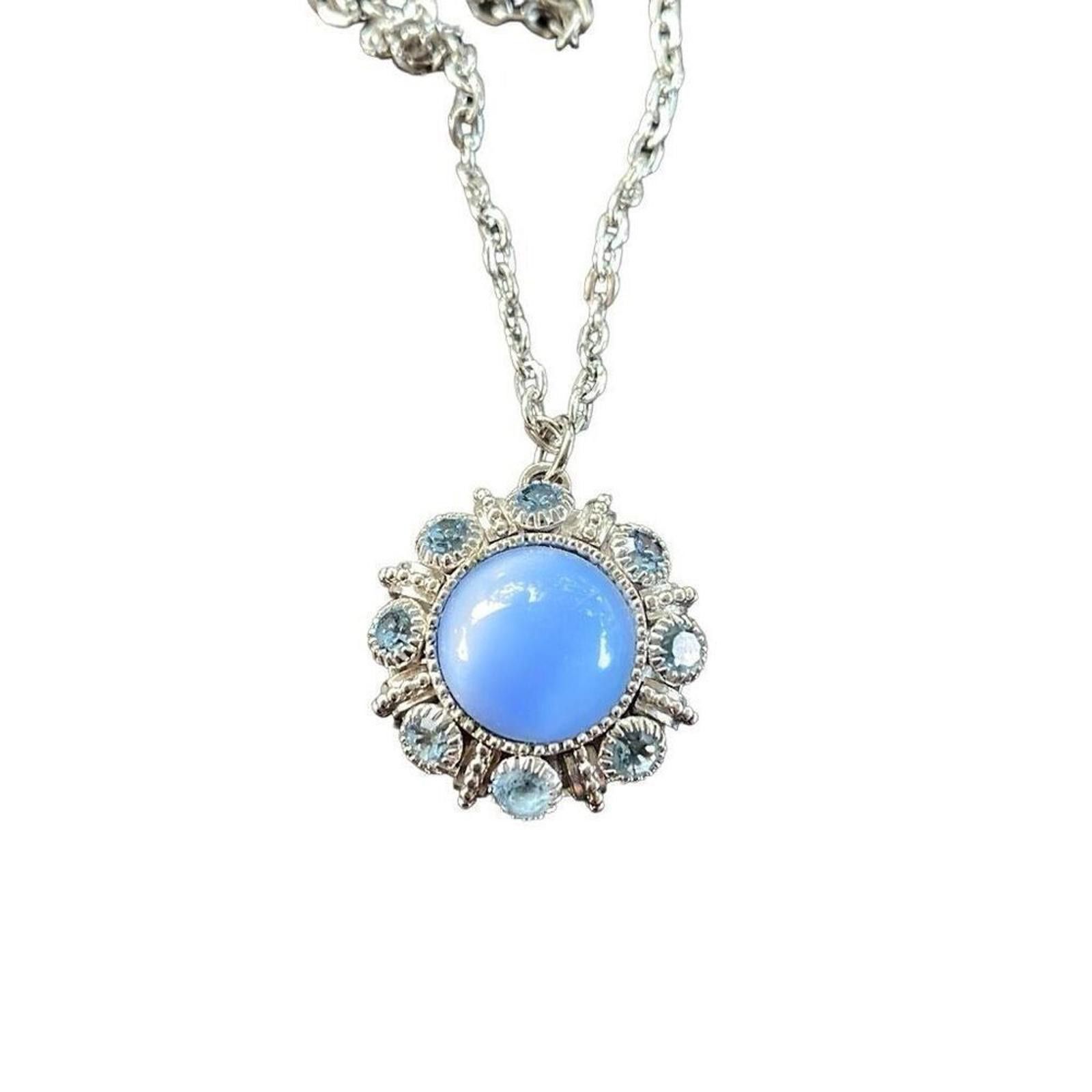 Designer Vintage Avon moon magic necklace Size ONE SIZE - 2 Thumbnail