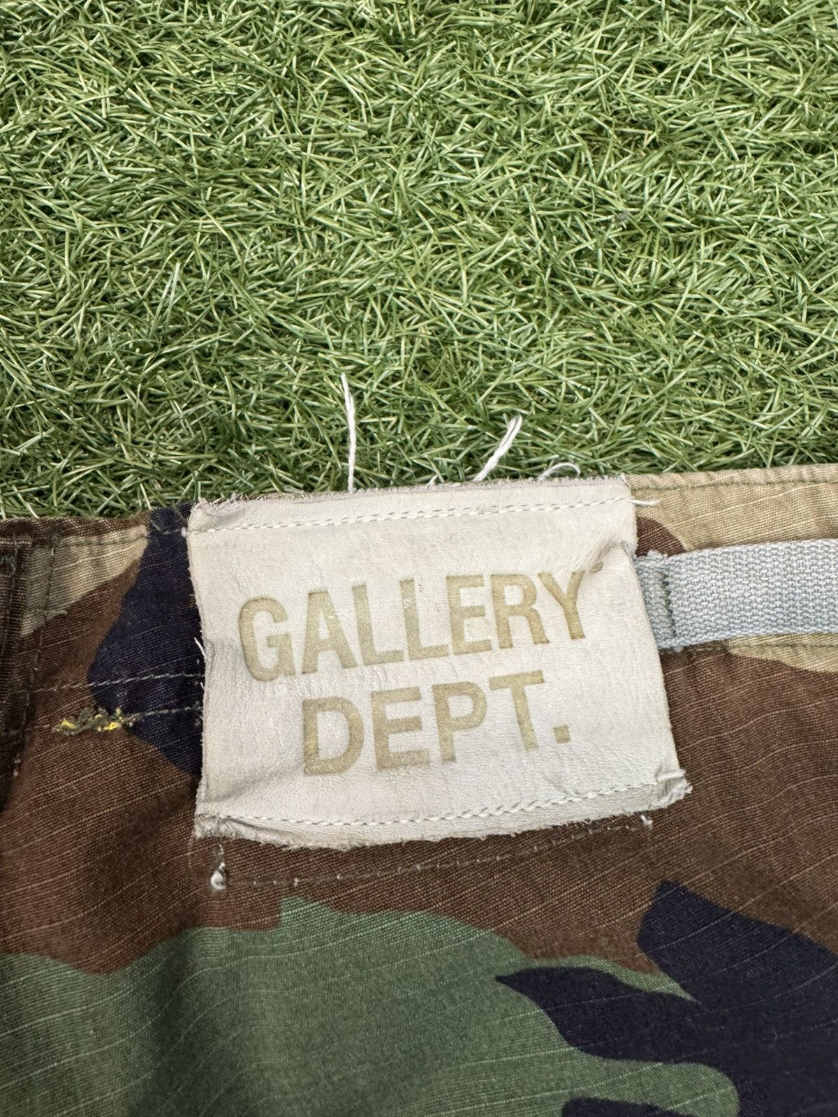 Gallery Dept. Gallery Dept. Camo Flared Cargo Pants Size US 32 / EU 48 - 3 Thumbnail