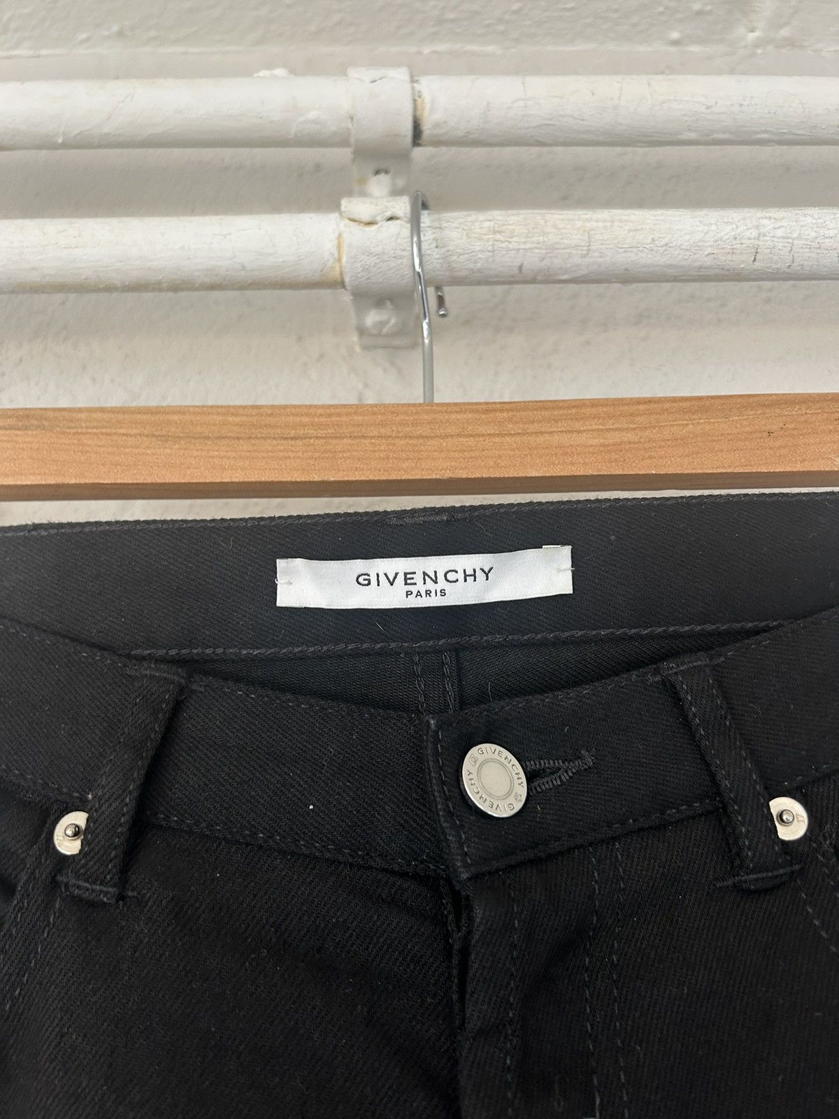 Givenchy Black Slim-Fit Jeans with Red Graphic Patch Size US 31 - 9 Thumbnail