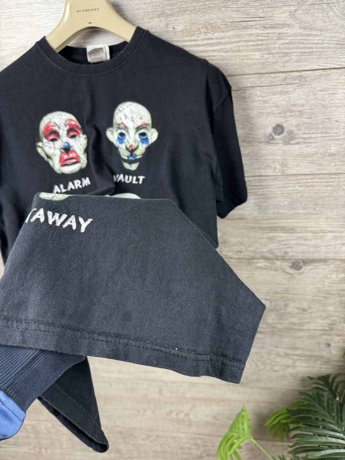 Japanese Brand Dark Knight DC Comics Batman Mask Bank Heist T Shirt Tee Size US L / EU 52-54 / 3 - 11 Thumbnail