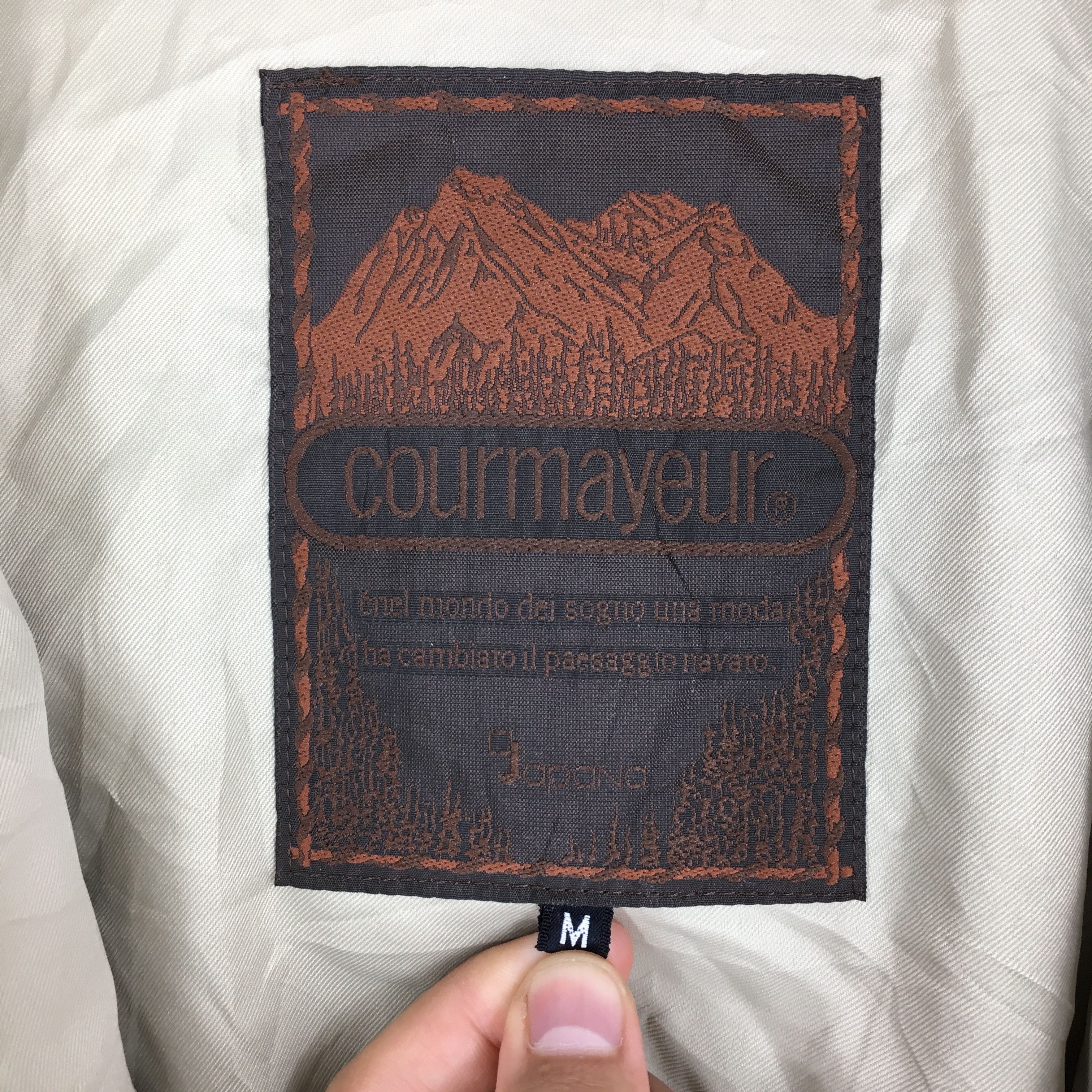 Salomon Vintage Courmayeur Abstract Ski Wear Hoodie Jacket Medium Size US M / EU 48-50 / 2 - 7 Thumbnail