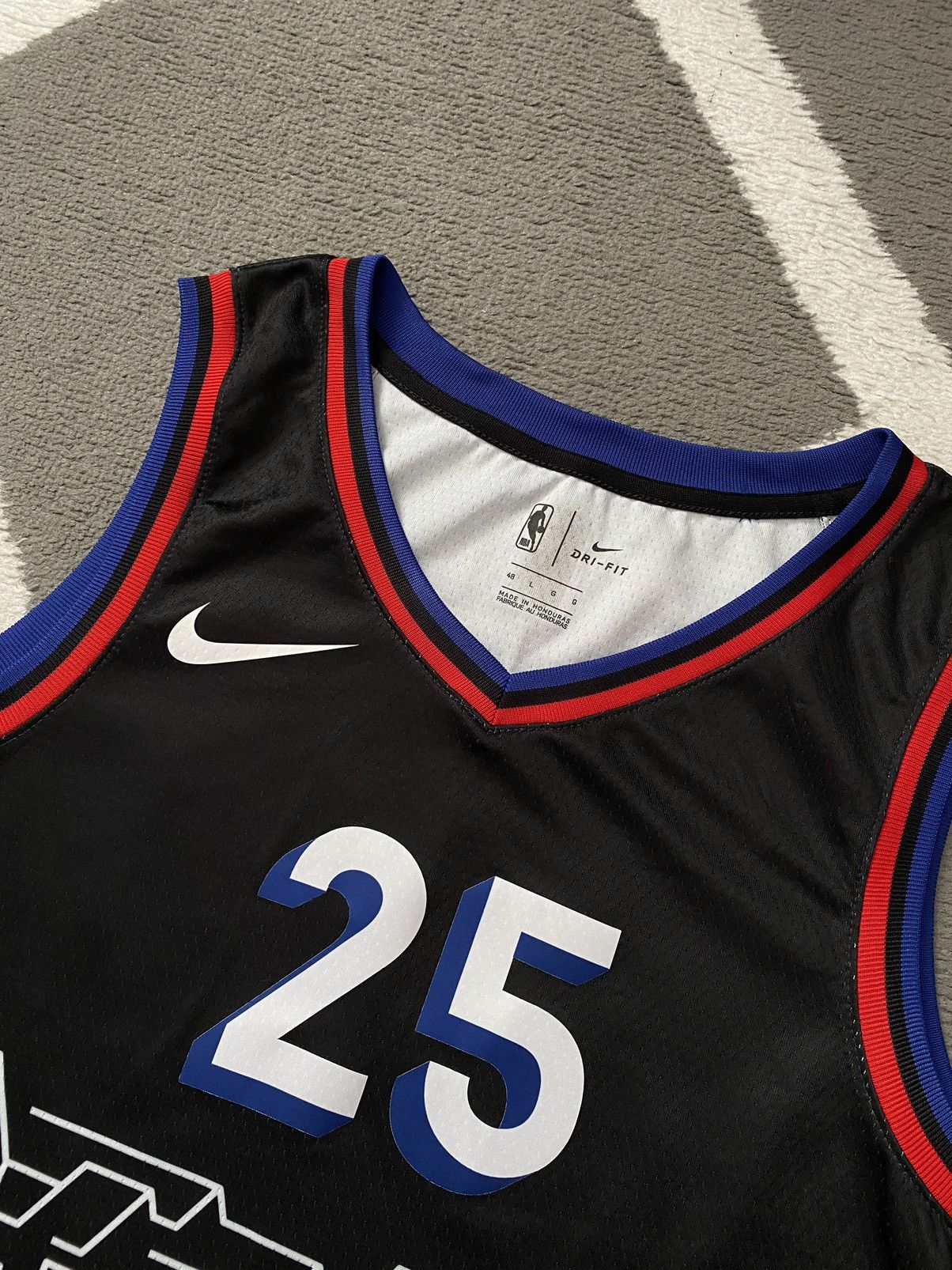 NBA × Nike Nike NBA Philadelphia 76ers Ben Simmons Jersey City Edition Size US L / EU 52-54 / 3 - 8 Thumbnail